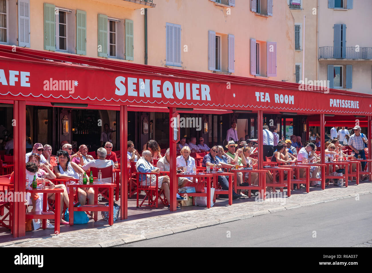 CafÃ© Senequier, Saint-Tropez, Var, Provence-Alpes-Côte d'Azur, Francia, Europa Foto de stock