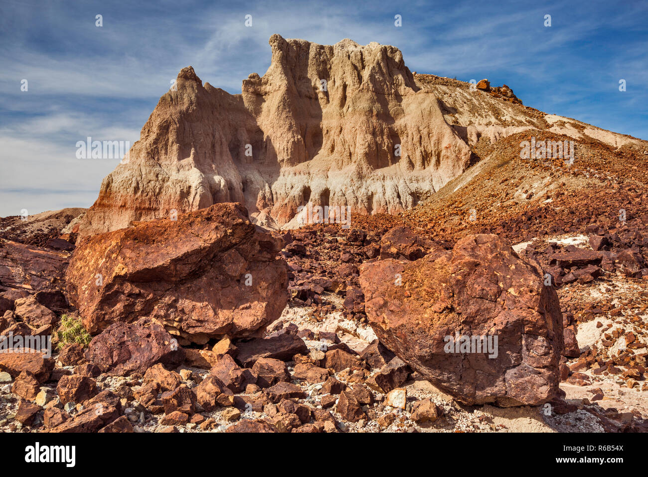 Formaciones volcánicas y rocas en Cerro Castellano zona, Ross Maxwell Scenic Drive, el desierto de Chihuahua, el Parque Nacional de Big Bend, Texas, EE.UU. Foto de stock