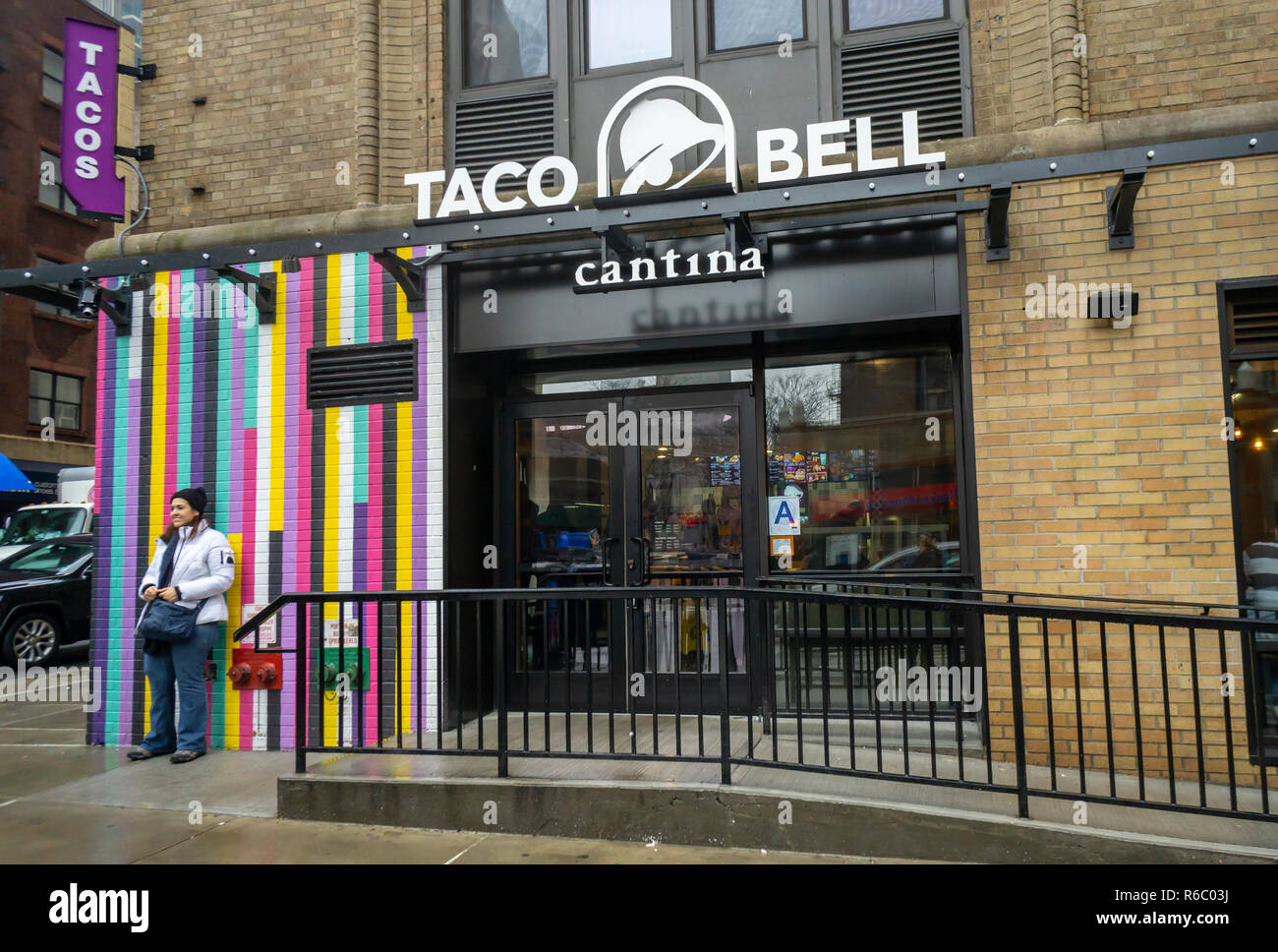Un Taco Bell Cantina franquicia en Midtown Manhattan, en Nueva York, el