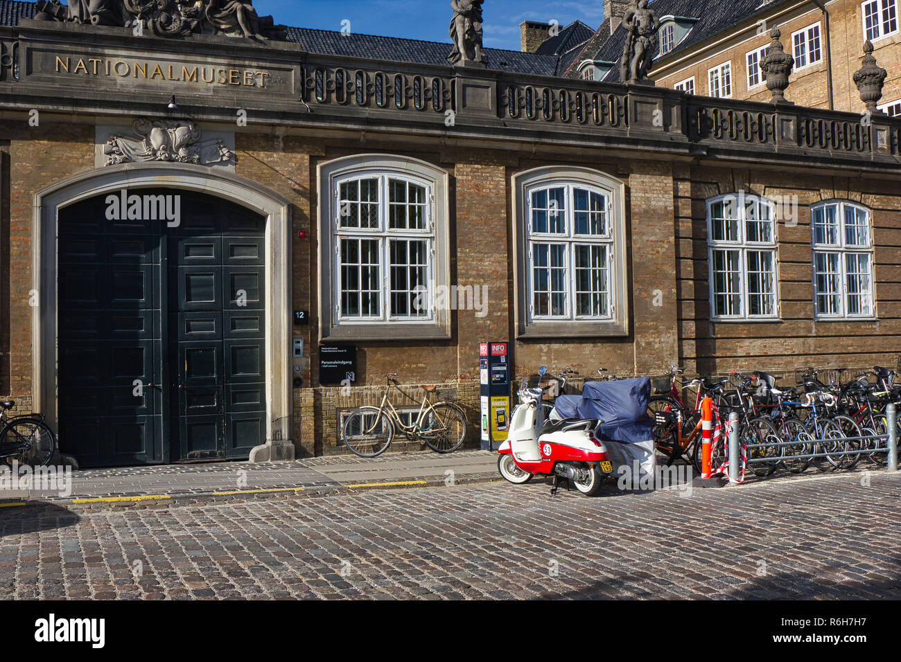 El Museo Nacional de Copenhague, Dinamarca, en Escandinavia. El museo está ubicado en el Palacio del Príncipe, construido en 1743-44. Foto de stock