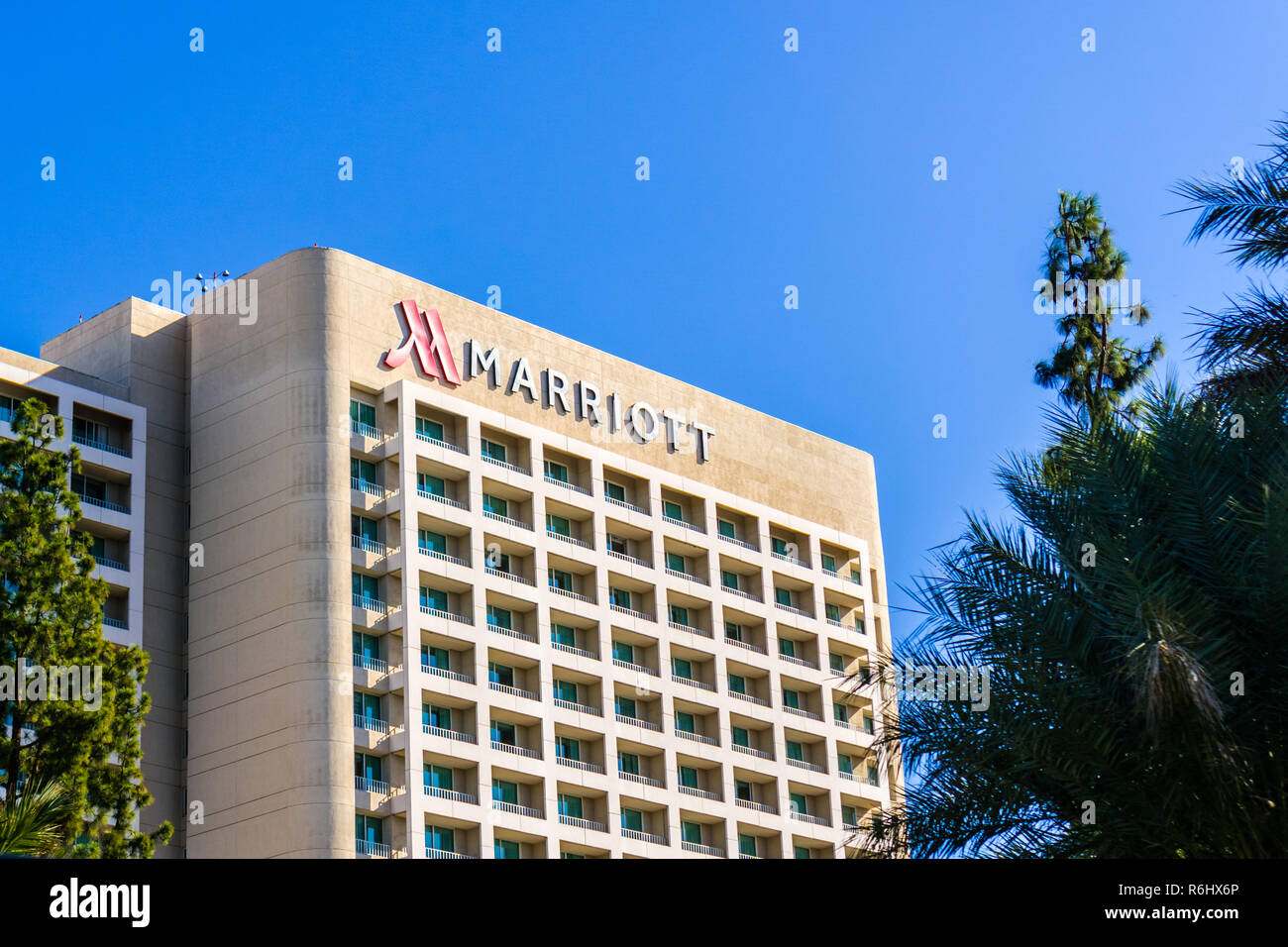Diciembre 2, 2018 Los Angeles / CA / EE.UU. - El Marriott hotel fachada Foto de stock