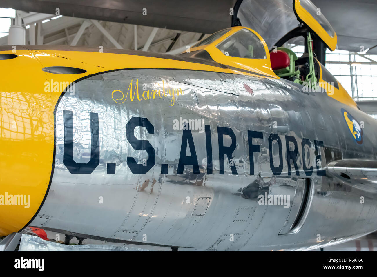 República F-84F Thunderstreak en exhibición en el Evergreen Aviation & Space Museum en McMinnville, Oregon Foto de stock