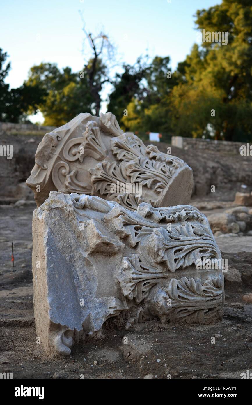 Visitando La Clase De Arqueologia Biblica Y Las Ruinas De La Antigua Ciudad De Ashkelon En Israel Tierra Santa Fotografia De Stock Alamy