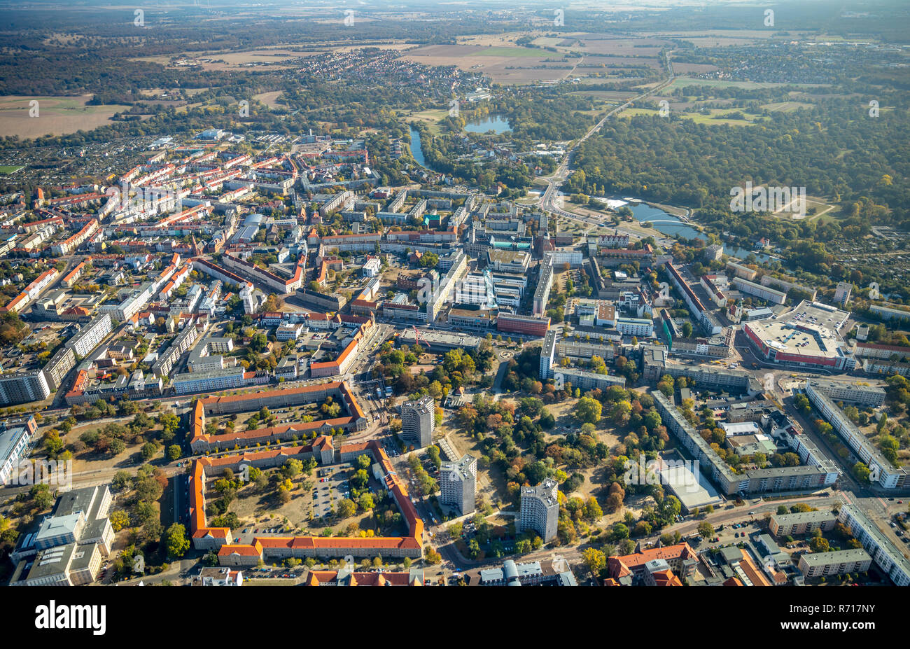 Vista aérea, con vistas a la ciudad, Dessau, Sajonia-Anhalt, Alemania Foto de stock
