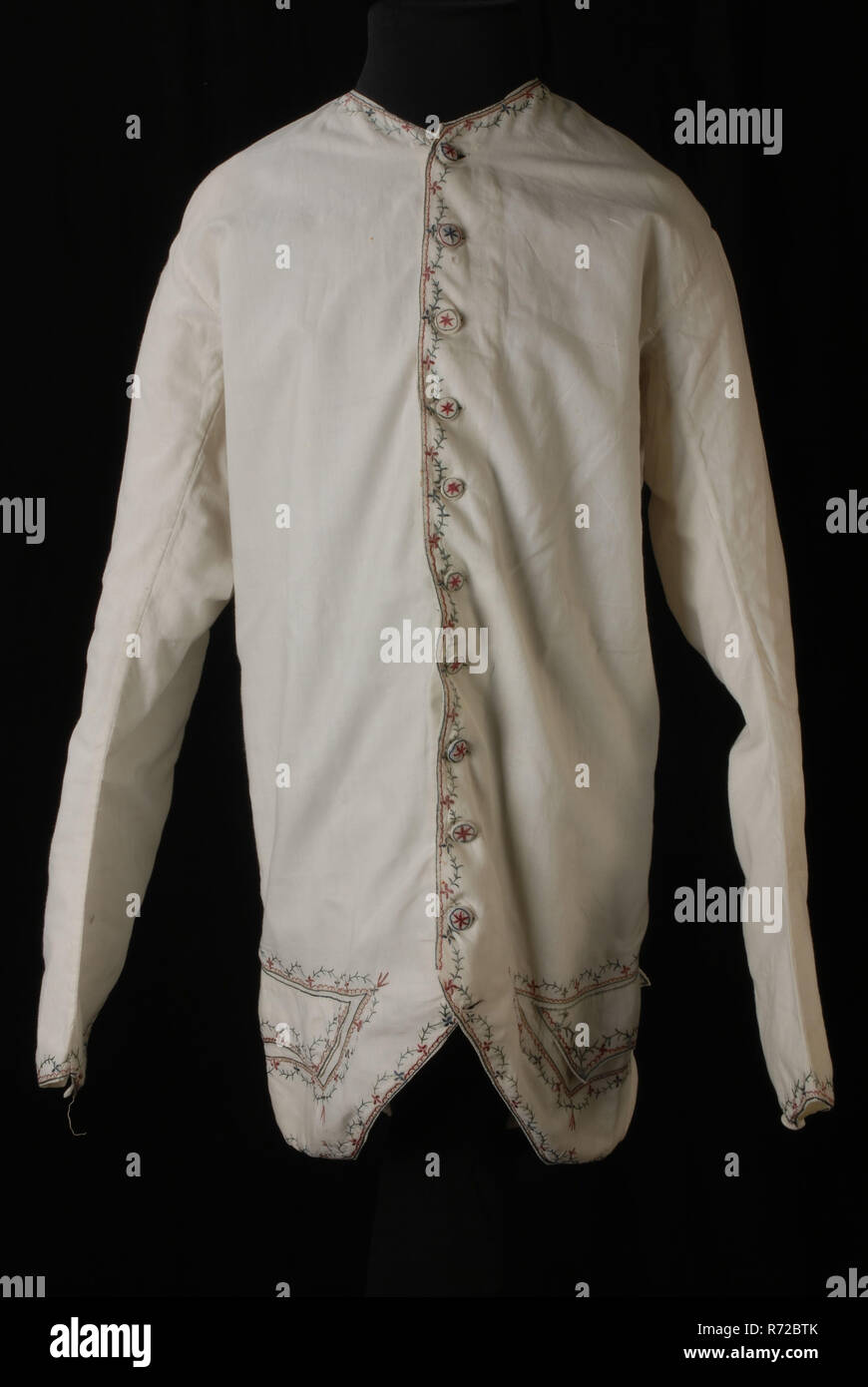 Camisa sin cuello fotografías e imágenes de alta resolución - Alamy