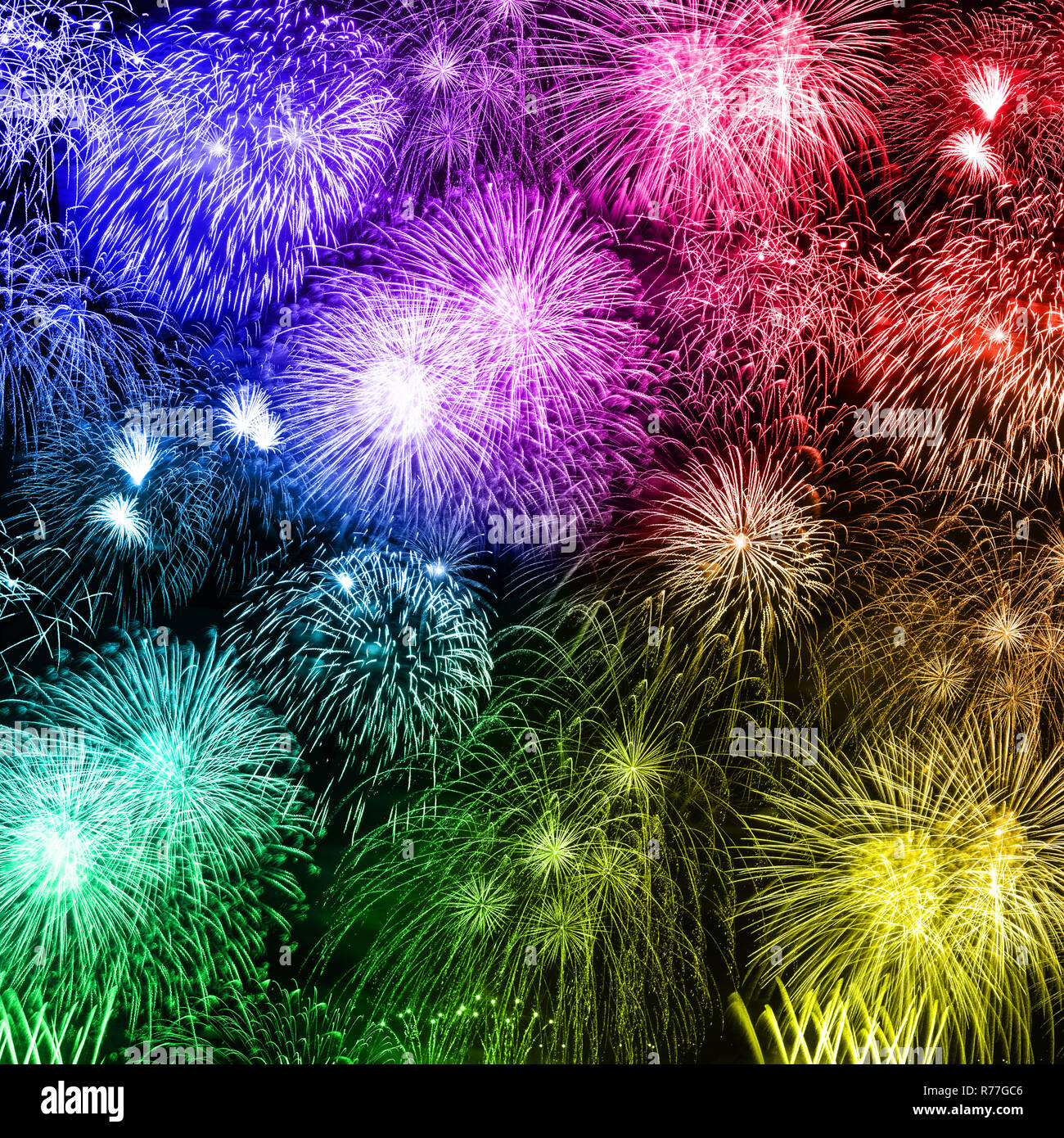 De víspera de Año Nuevo con fuegos artificiales de fondo cuadrado año años coloridos fondos de fuegos artificiales Foto de stock