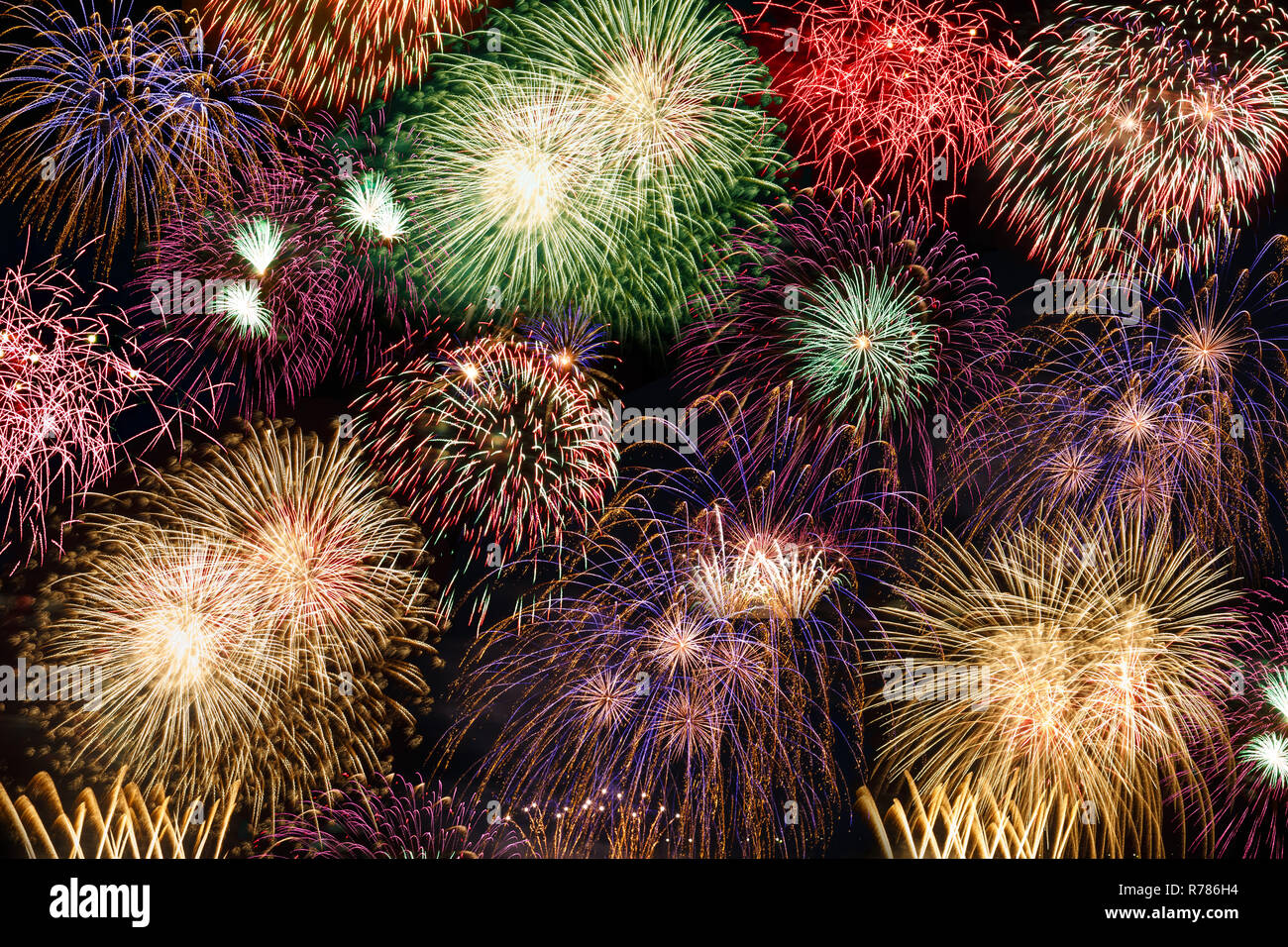 De víspera de Año Nuevo con fuegos artificiales Fuegos artificiales año años Antecedentes Antecedentes Foto de stock