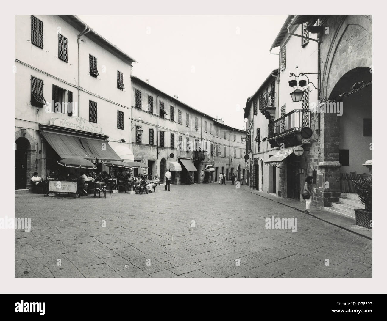 Siena Toscana Montalcino opiniones generales, esta es mi Italia, el país de la historia visual, Medieval, estructuras no identificadas en el centro de la ciudad Foto de stock