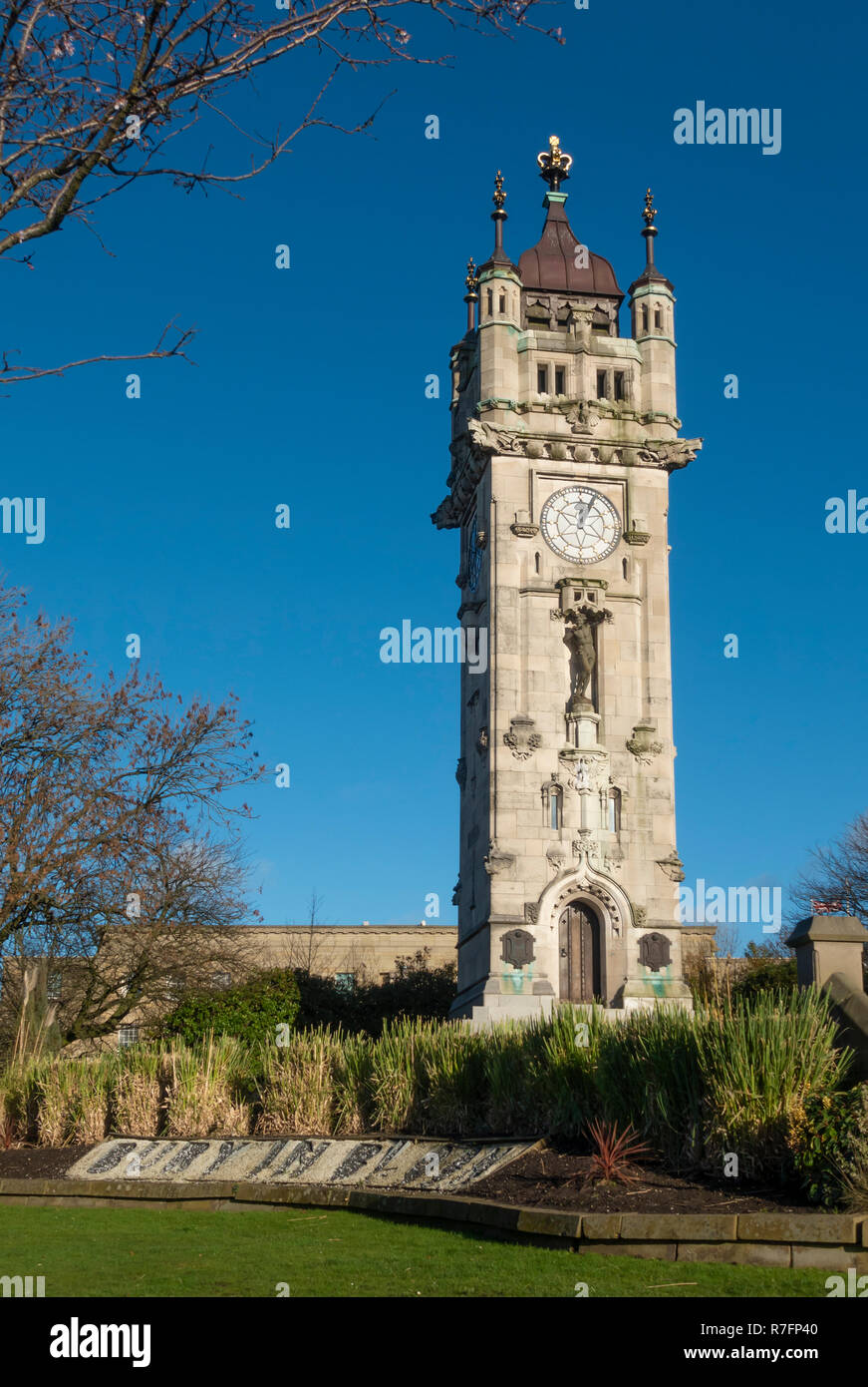 Whitehead, la Torre del Reloj de la torre Jardines, enterrar, Lancashire. Foto de stock