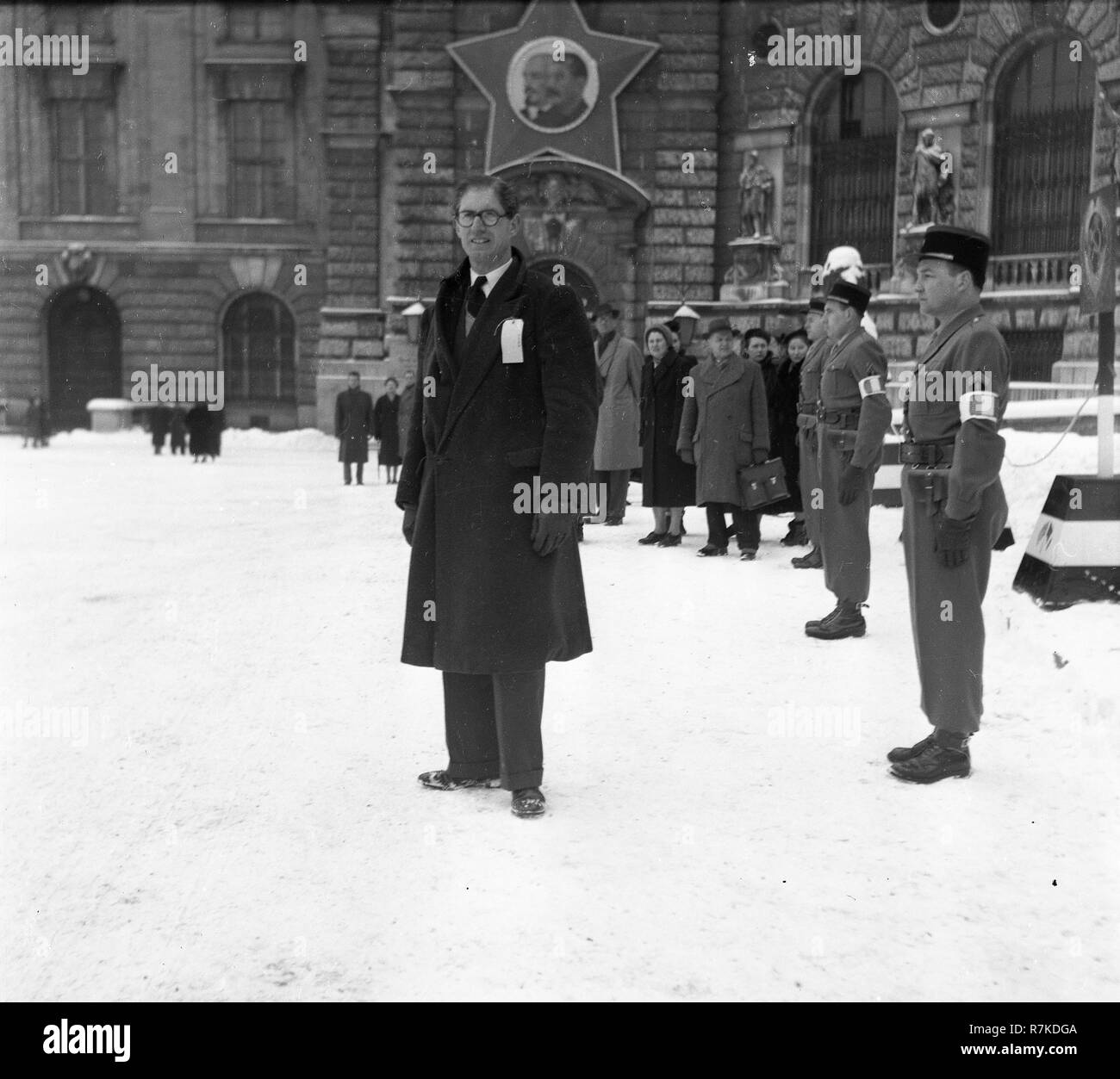 Viena de posguerra durante la ocupación aliada changhing mensual de la guardia, en Viena, Austria en el Palacio Imperial Hofburg Viena Wien en 1947 Foto de stock