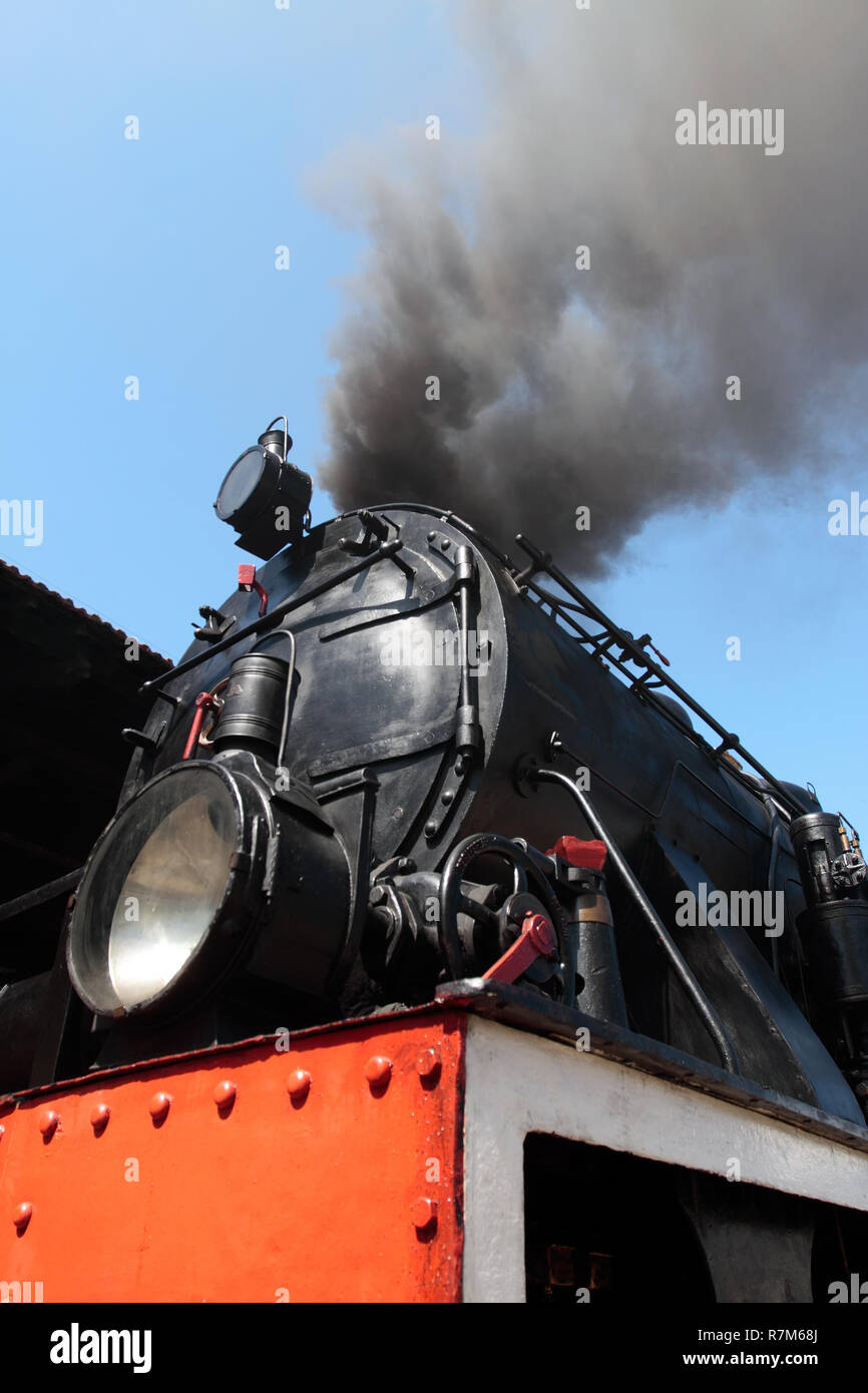 Railroad And Engine Smoke Imágenes De Stock Railroad And - 