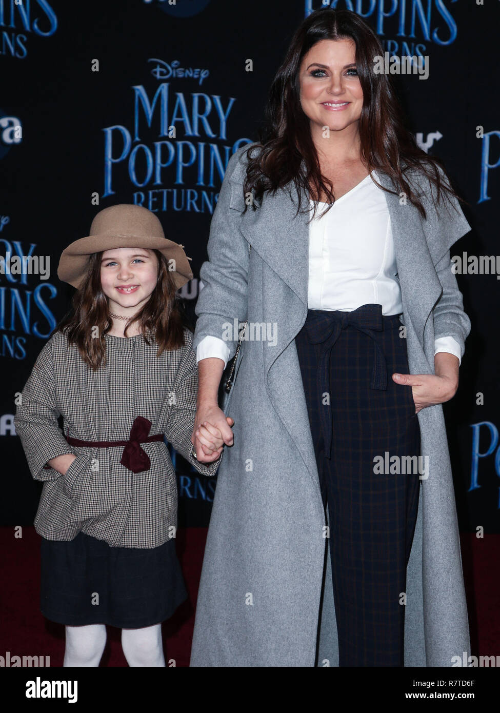 HOLLYWOOD, LOS ANGELES, CA, EE.UU. - 29 de noviembre: Harper Renn Smith, Tiffani Thiessen en el Los Angeles estreno de Disney's 'Mary Poppins devuelve", celebrado en El Capitan Theatre el 29 de noviembre de 2018, en Hollywood, Los Angeles, California, Estados Unidos. (Foto por Image Press Agency) Foto de stock