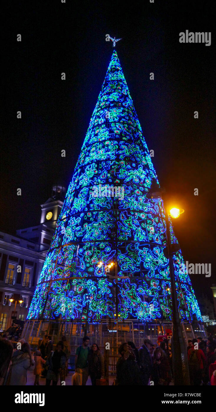 Árbol de navidad en la Plaza Mayor, Madrid, España Fotografía de stock -  Alamy