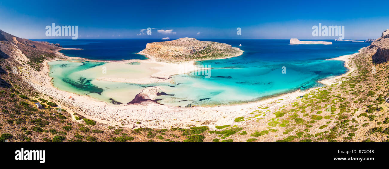 Laguna de balos en la isla de Creta con claras aguas azules, Grecia, Europa. Creta es la mayor y más poblada de las islas griegas. Foto de stock