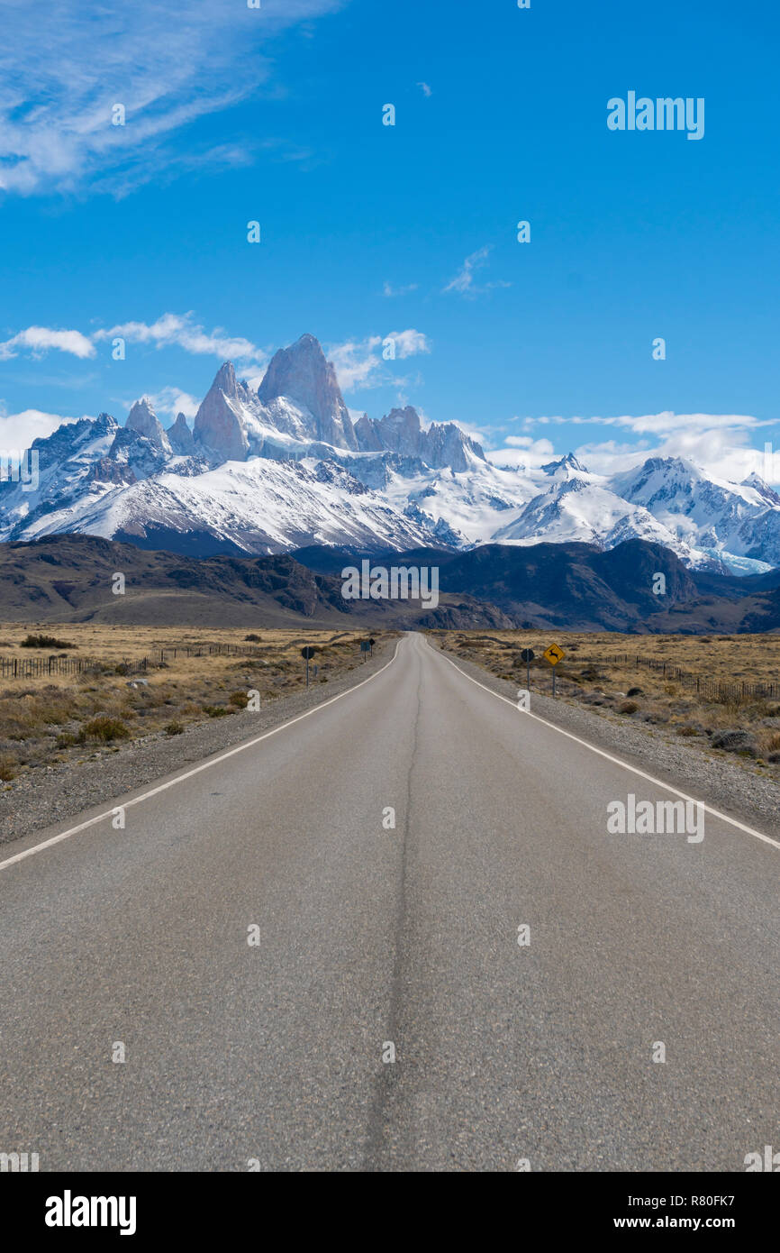 Camino al Monte Fitz Roy en Argentina Foto de stock