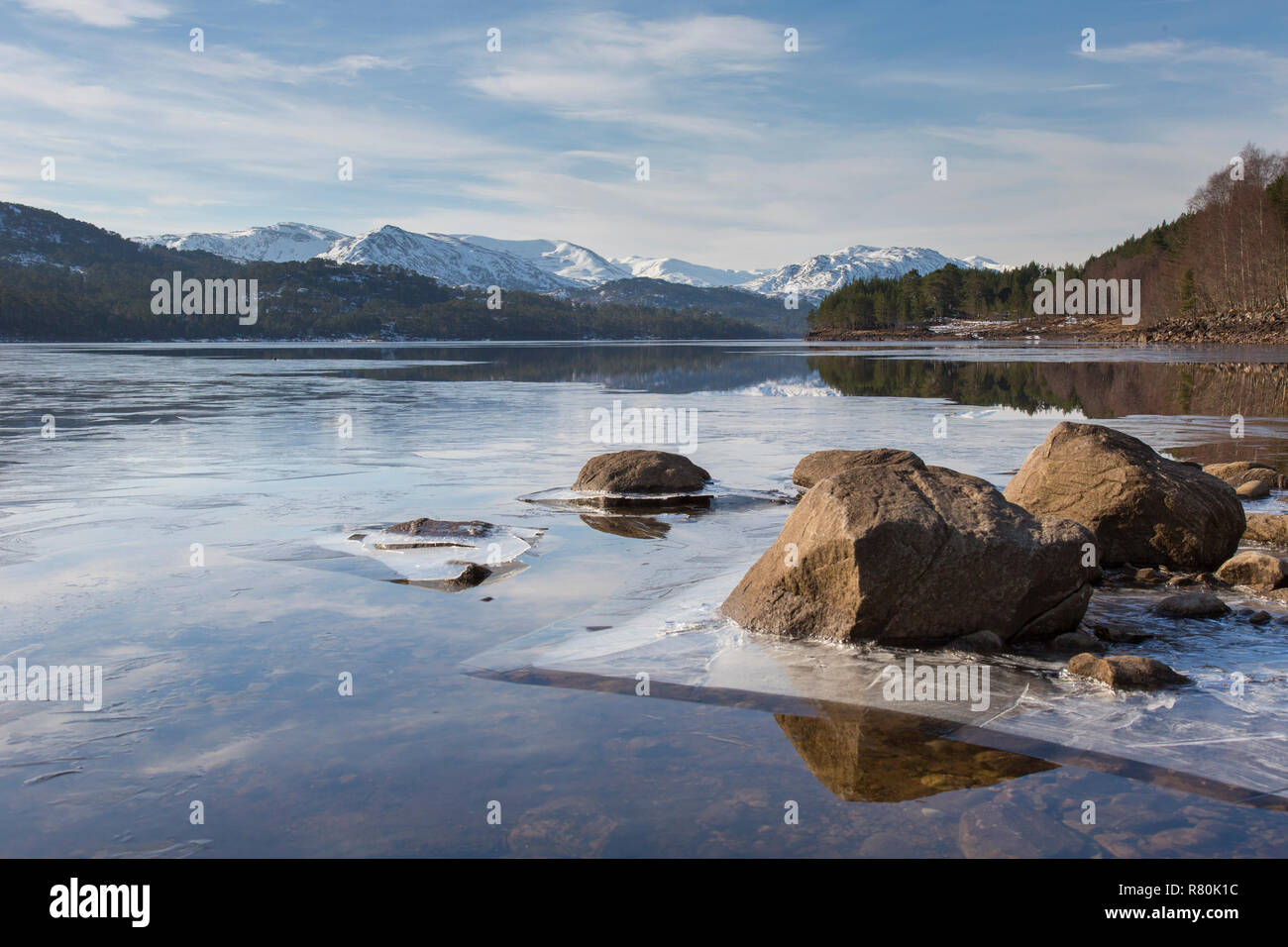 Loch Beinn un, Glen Affric Mheadhoin, Escocia Foto de stock