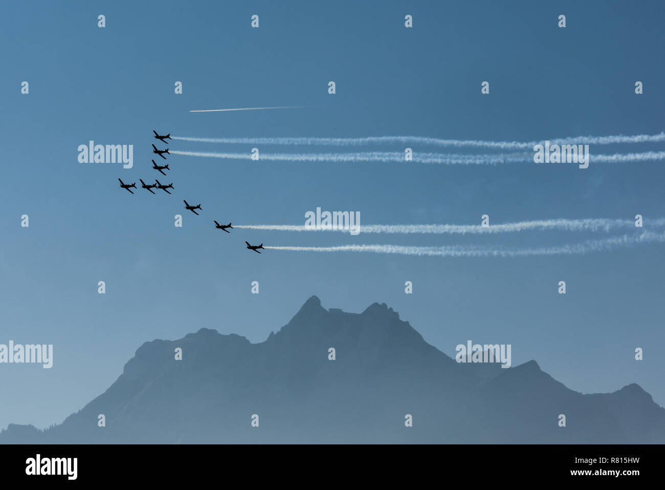 Vuelo de formación Pilatus PC-7, Air Show, Aire y Espacio Días, Lucerna, Suiza Foto de stock