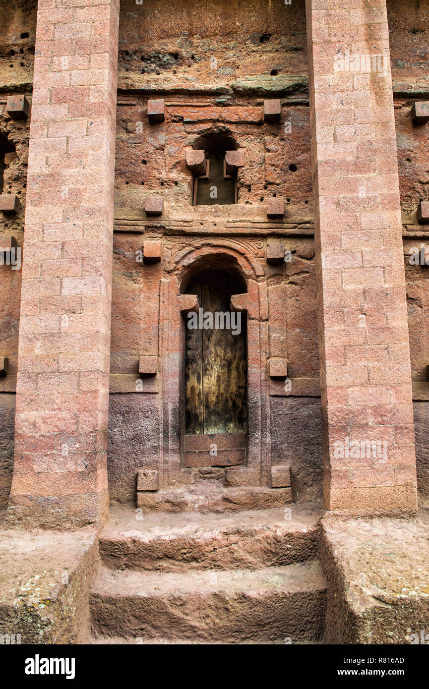Corte de roca monolítica Iglesia de Bete Medhane Alem, Sitio del Patrimonio Mundial de la UNESCO, Lalibela, la región de Amhara, Etiopía Foto de stock