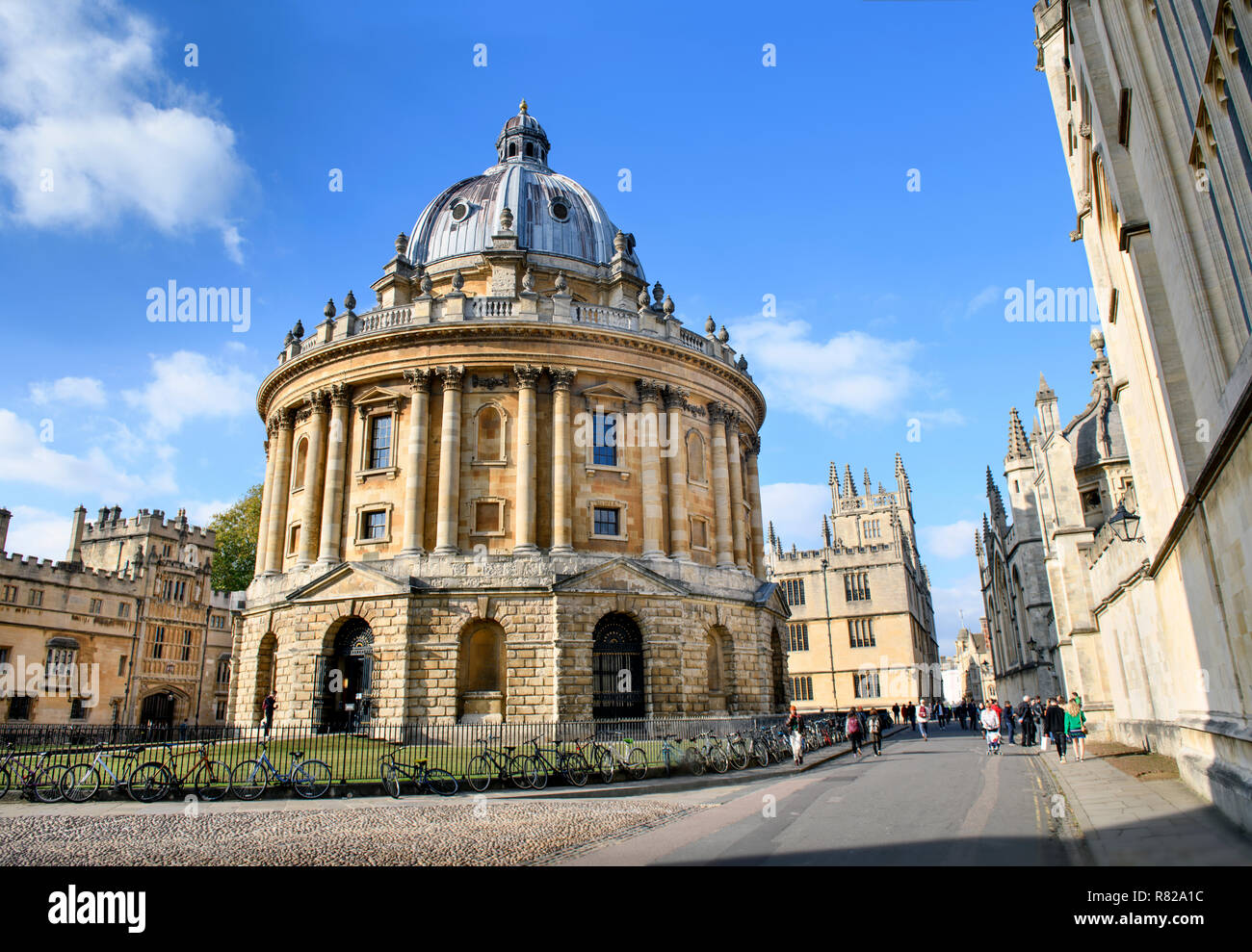 La Radcliffe Camera, sala de lectura de la Biblioteca Bodleiana de la Universidad de Oxford, Reino Unido Foto de stock
