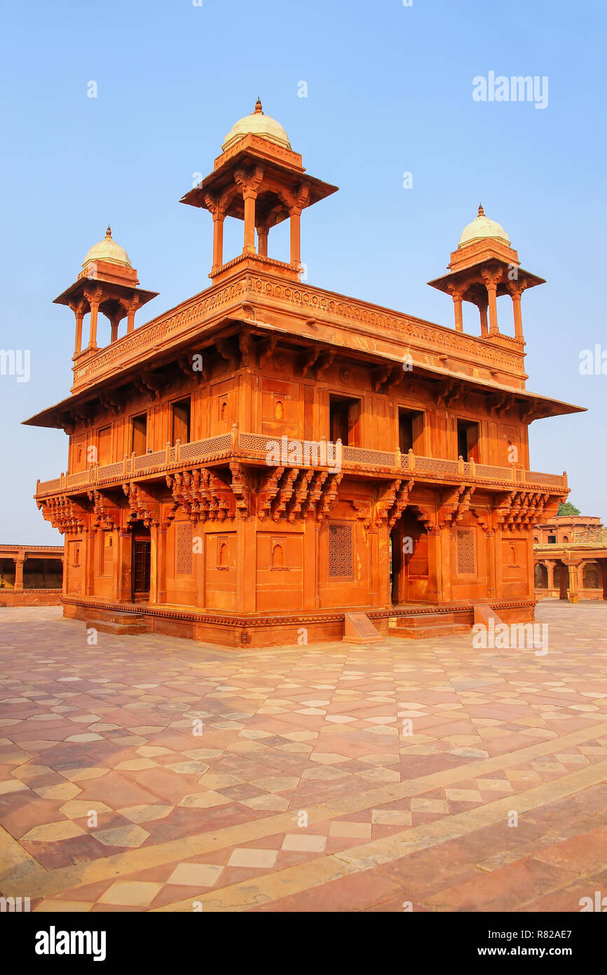 Diwan-i-Khas (sala de audiencia privada) en Fatehpur Sikri, Uttar Pradesh, India. Fatehpur Sikri es uno de los mejores ejemplos de la arquitectura de Mughal Foto de stock