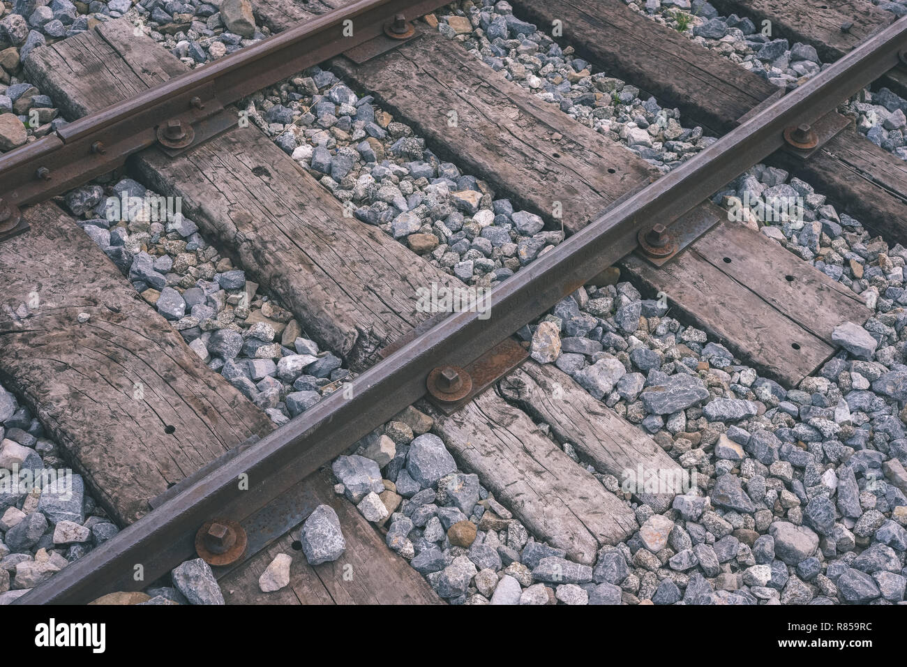 tren vias de madera