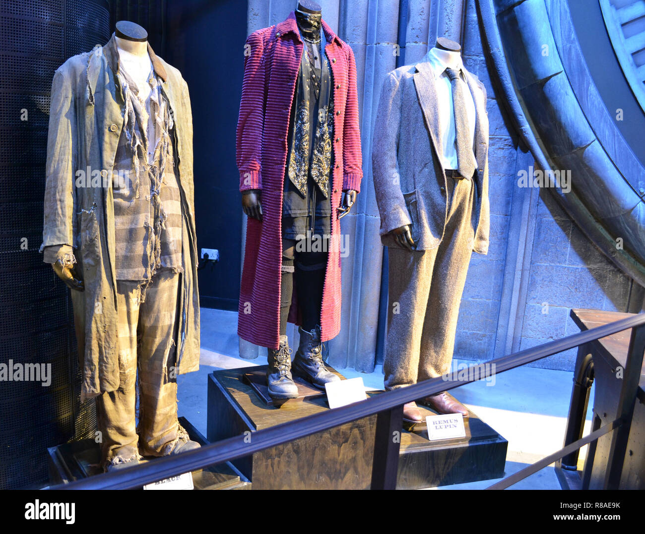 El prisionero de Azkaban trajes en exhibición en el Harry Potter en Leavesden Studios, Londres, Reino Unido. Foto de stock