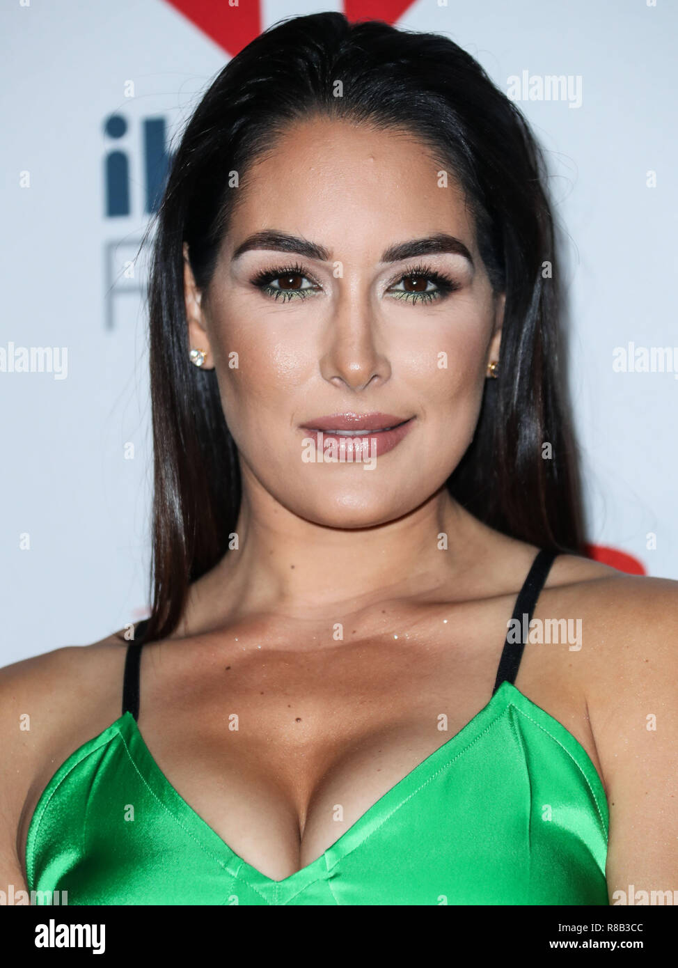 LAS VEGAS, NV, USA - 22 DE SEPTIEMBRE: Brie Bella, Brianna Monique  Danielson en la sala de prensa durante el 2018 iHeartRadio Music Festival -  Noche 2 celebró en T-Mobile Arena el