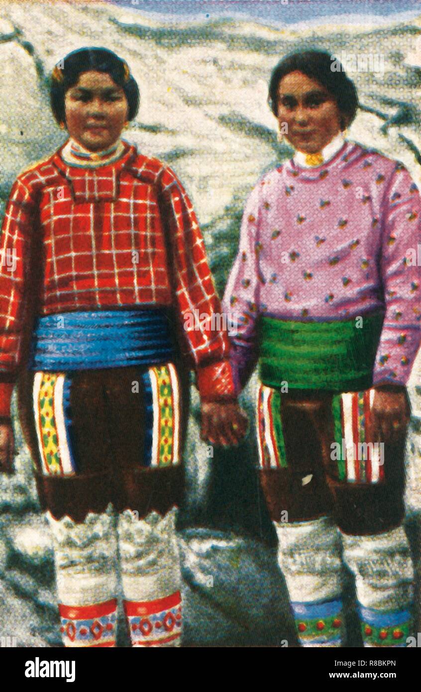 Fragua Más temprano tratar con Los jóvenes, las mujeres inuit de Groenlandia, c1928. Creador: Desconocido  Fotografía de stock - Alamy