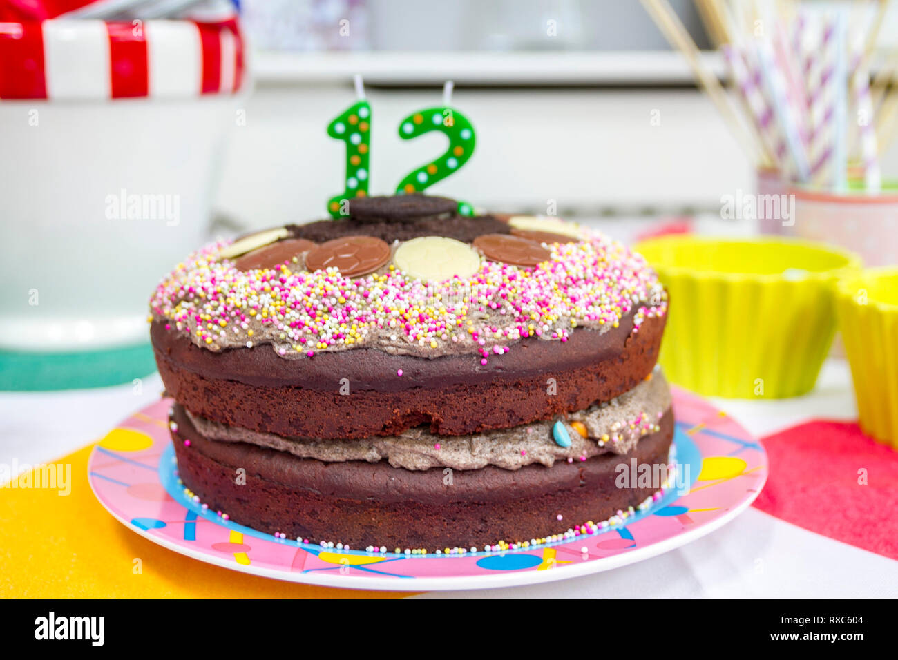 Pastel de cumpleaños 12 fotografías e imágenes de alta resolución - Alamy