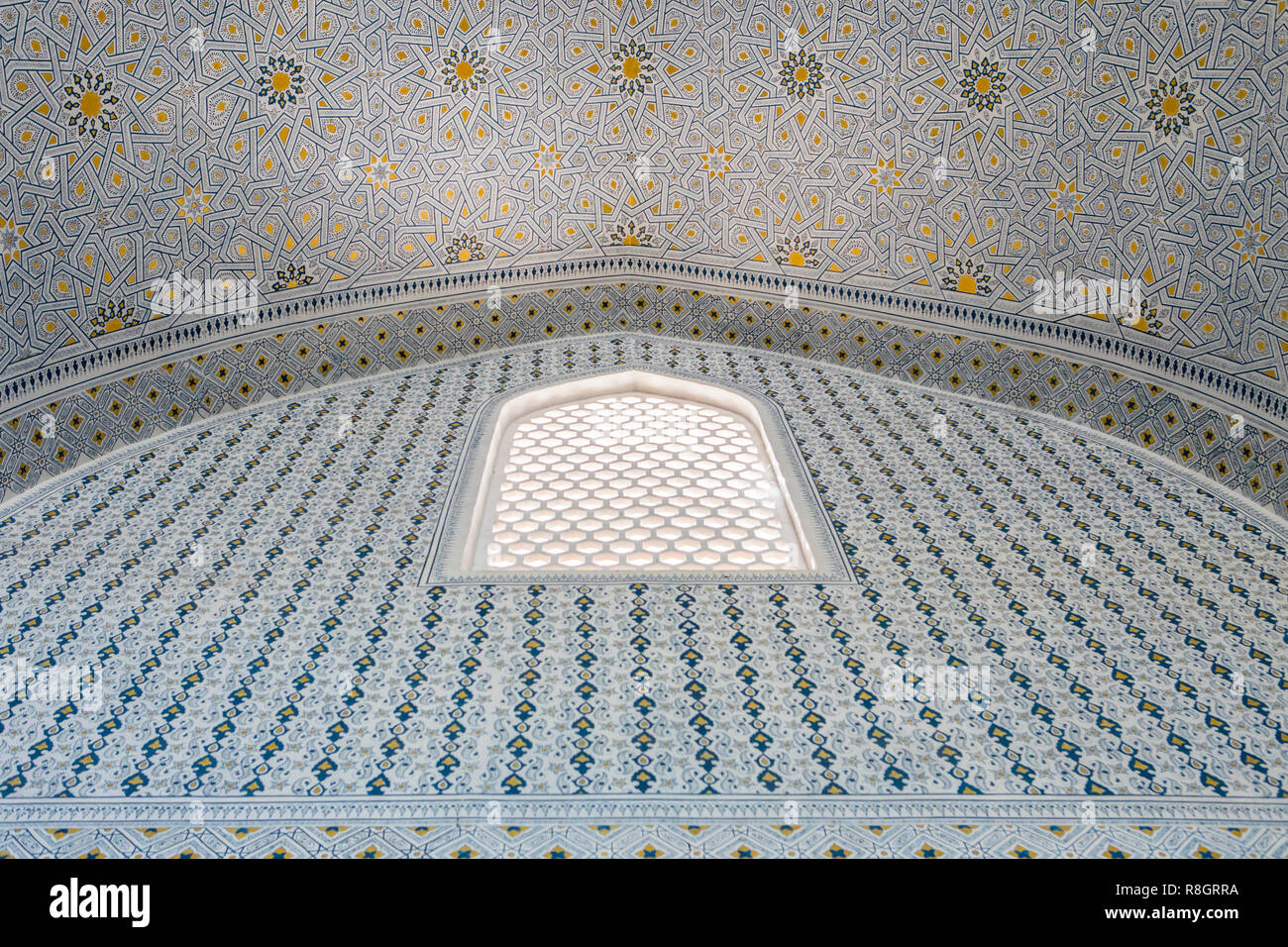 Detalle, ornamentación, dentro de la mezquita de Bibi-Khanym, Samarcanda, Uzbekistán Foto de stock