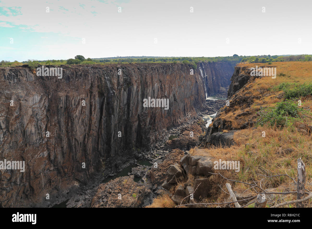 Victoria Falls, Zimbabwe, tomadas durante la temporada seca. Foto de stock