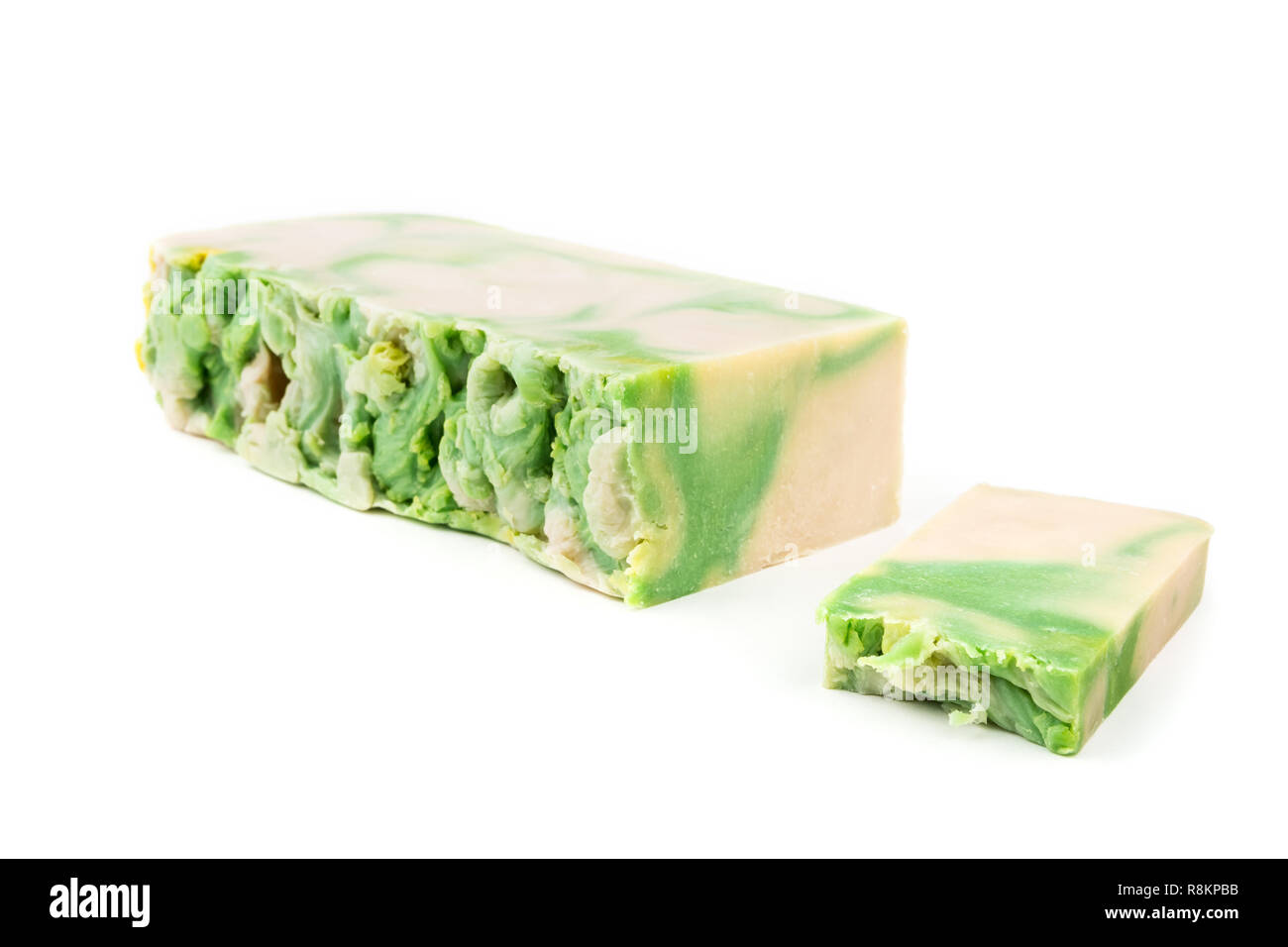 Verde y blanco artesanal artesano pan de jabón de noni y soap bar sobre  fondo blanco Fotografía de stock - Alamy