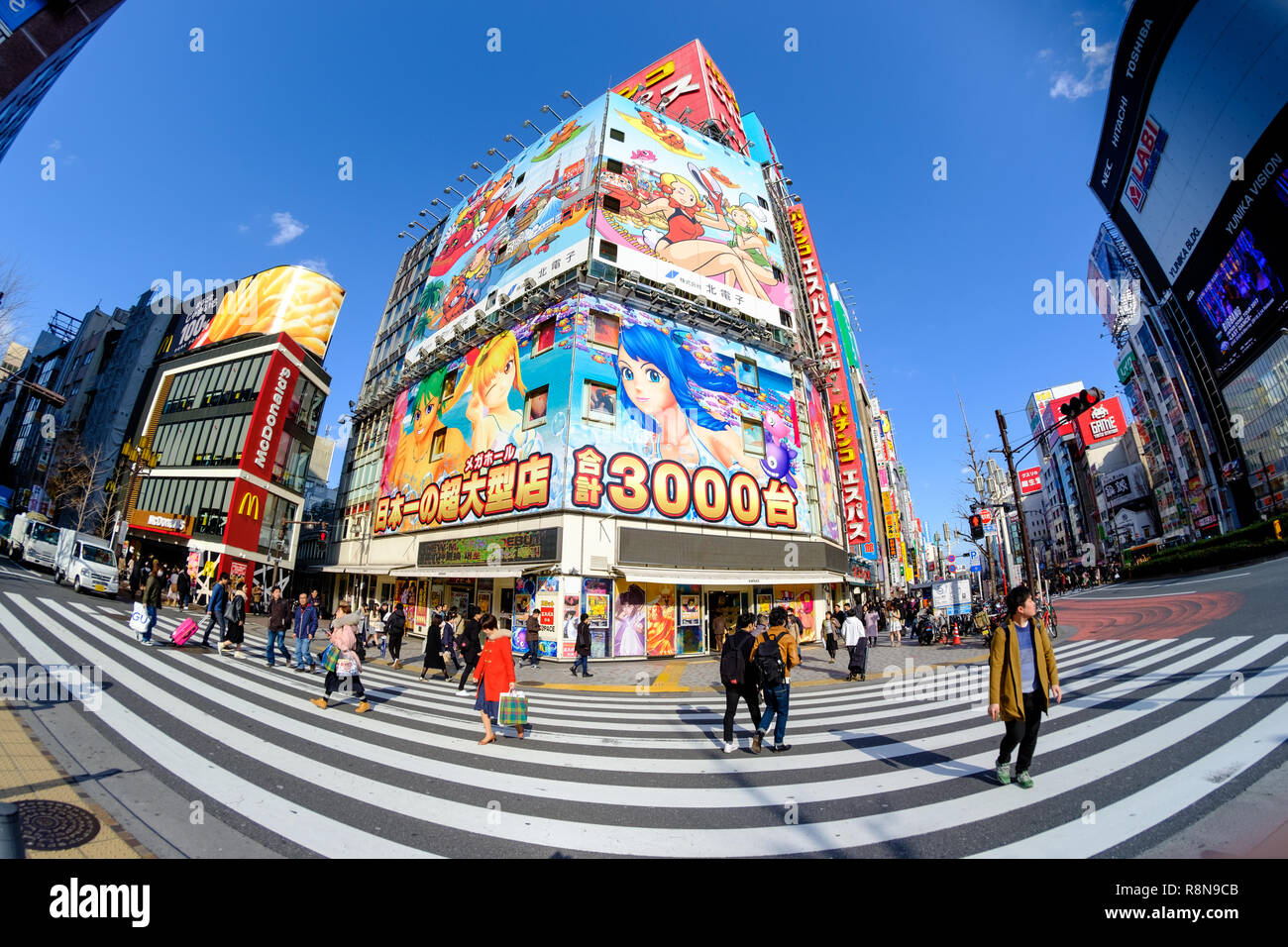 Una monumental nueva tienda de moda en Tokio – PuroDiseño