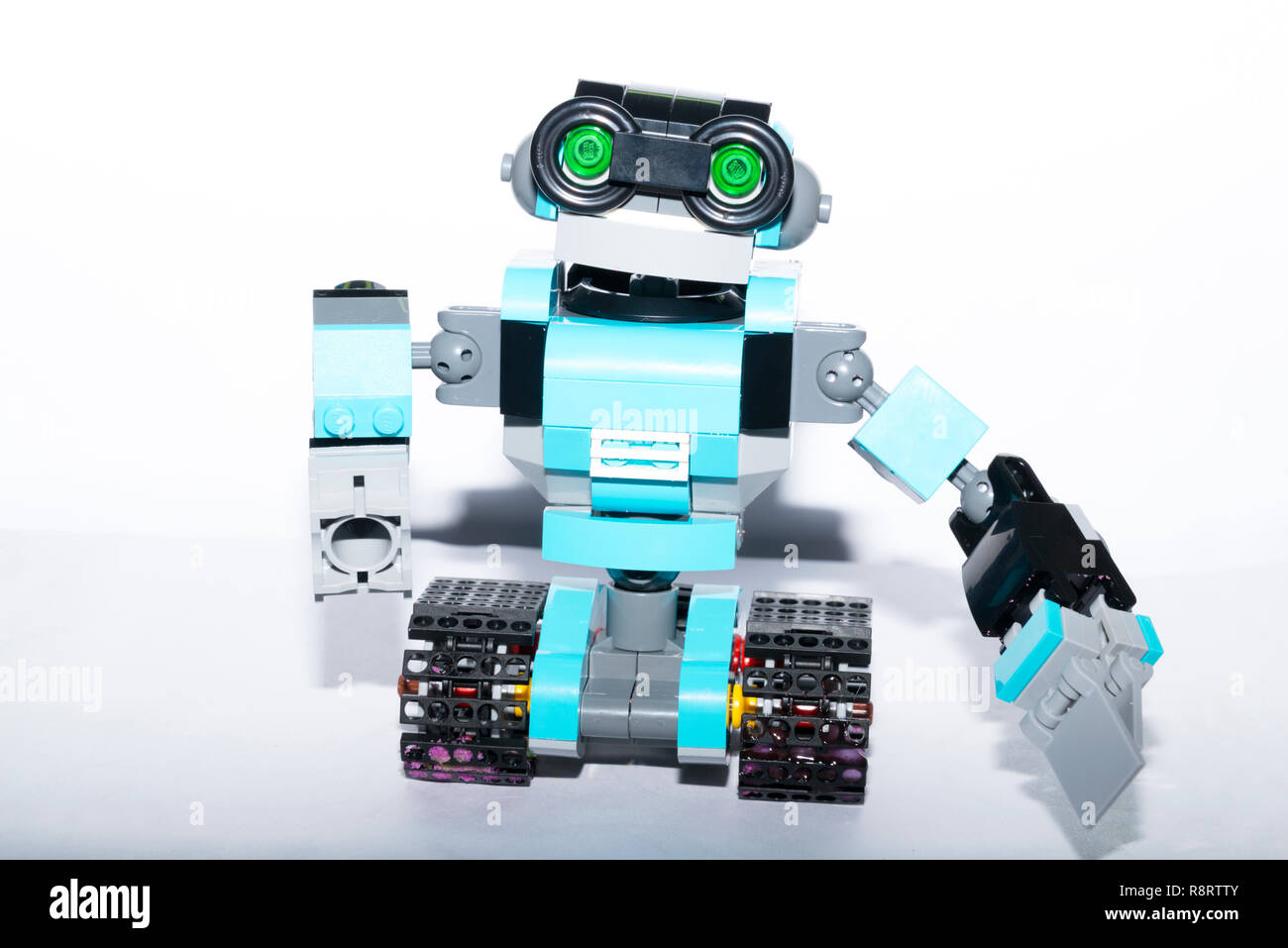 Lego robot machine toy fotografías e imágenes de alta resolución - Alamy