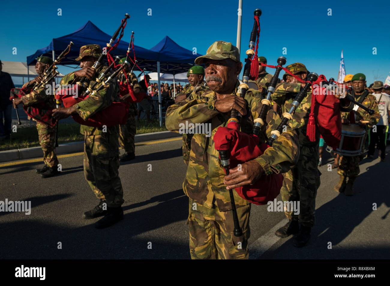 Papua Nueva Guinea, Golfo de Papua Región, Distrito de la Capital Nacional, la ciudad de Port Moresby, Paga Hill Festival, gaita fanfarria Foto de stock