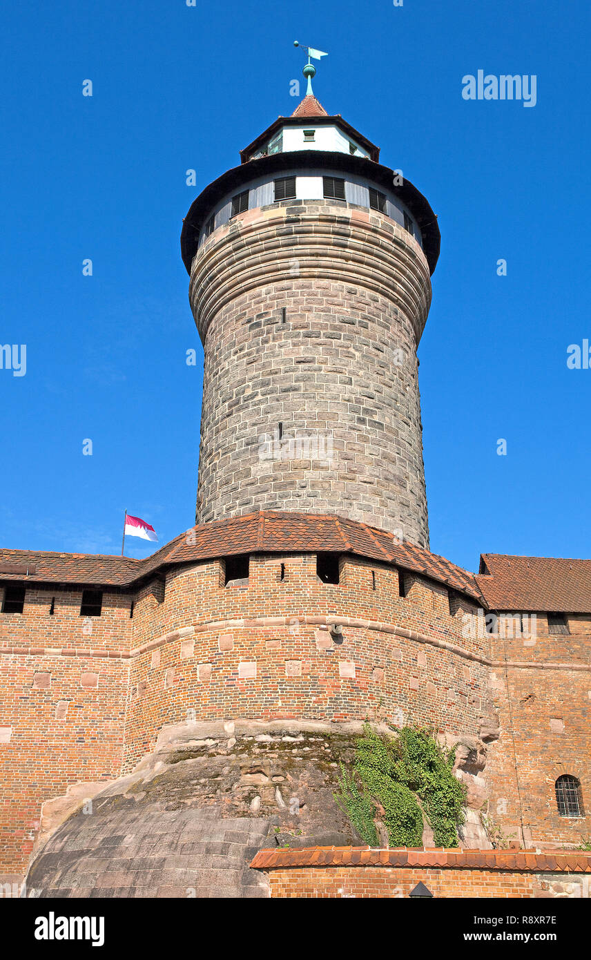 Sinwell torre, Castillo Imperial, el casco antiguo de Nuremberg, Franconia, Baviera, Alemania, Europa Foto de stock