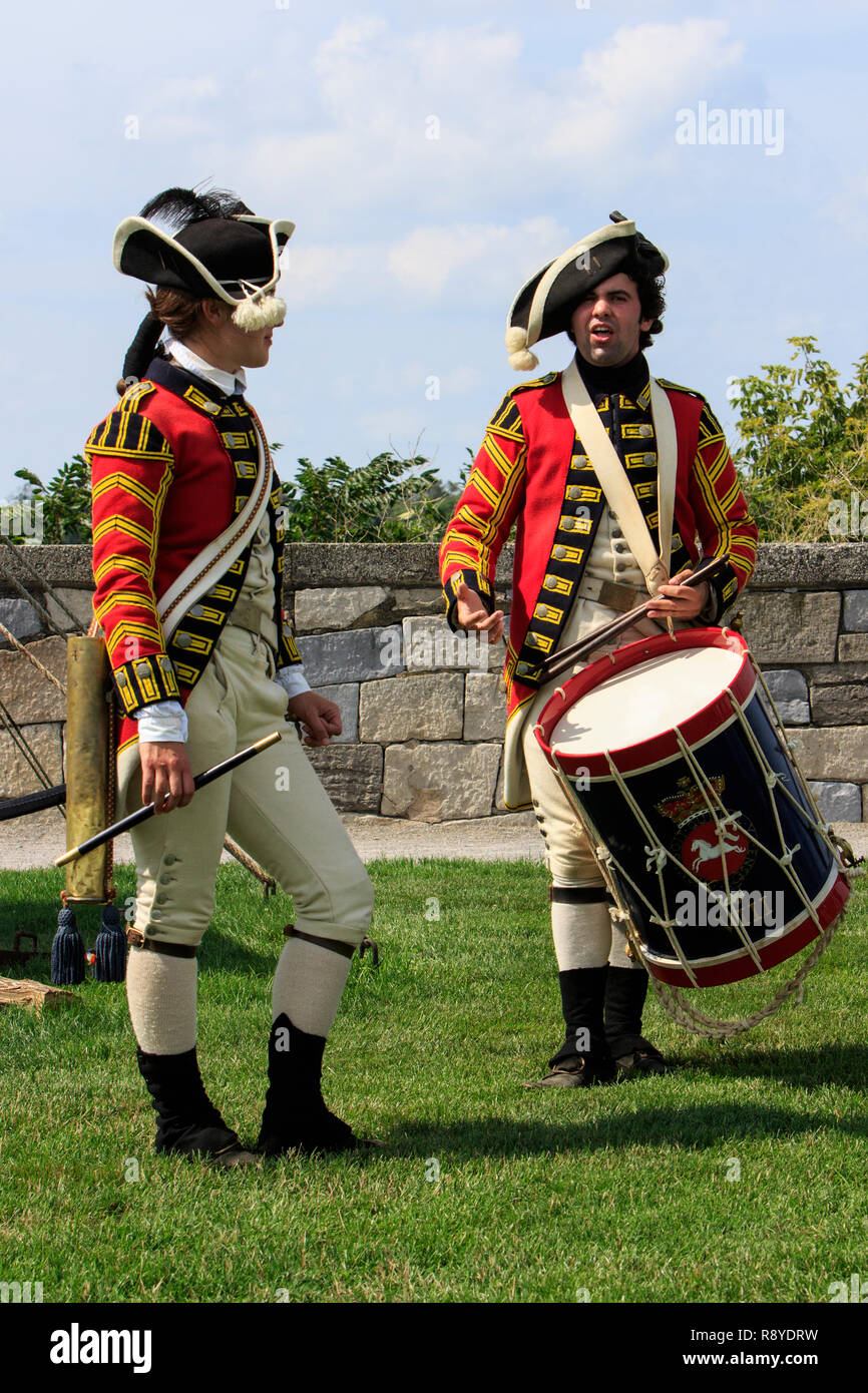 Fife and Drum recreadores en Old Fort Niagara State Park en Lewiston, Nueva York Foto de stock
