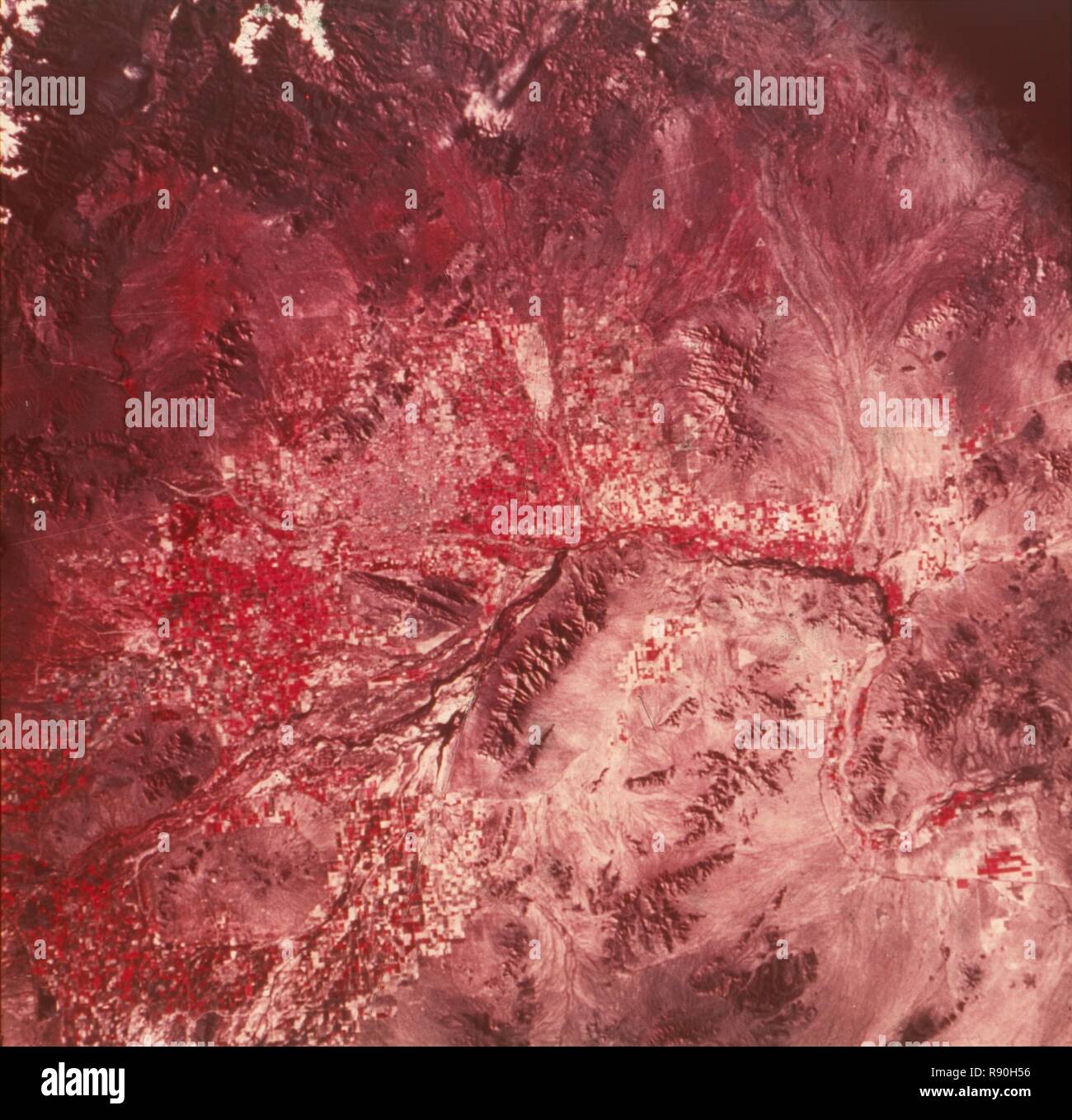 La tierra desde el espacio - Phoenix, Arizona, EE.UU., c1980s. Creador: NASA. Foto de stock