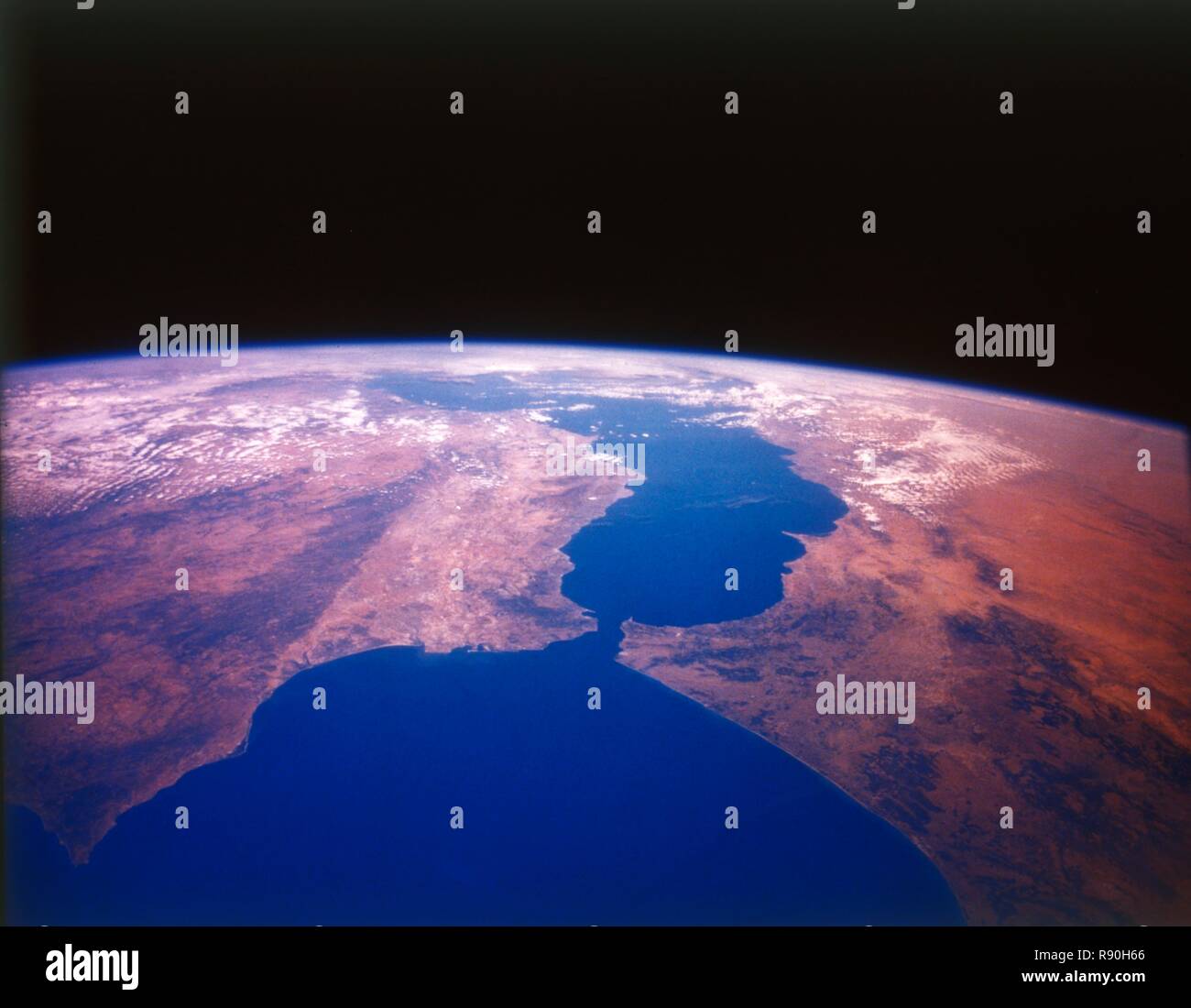 La tierra desde el espacio - el estrecho de Gibraltar, c1980s. Creador: NASA. Foto de stock