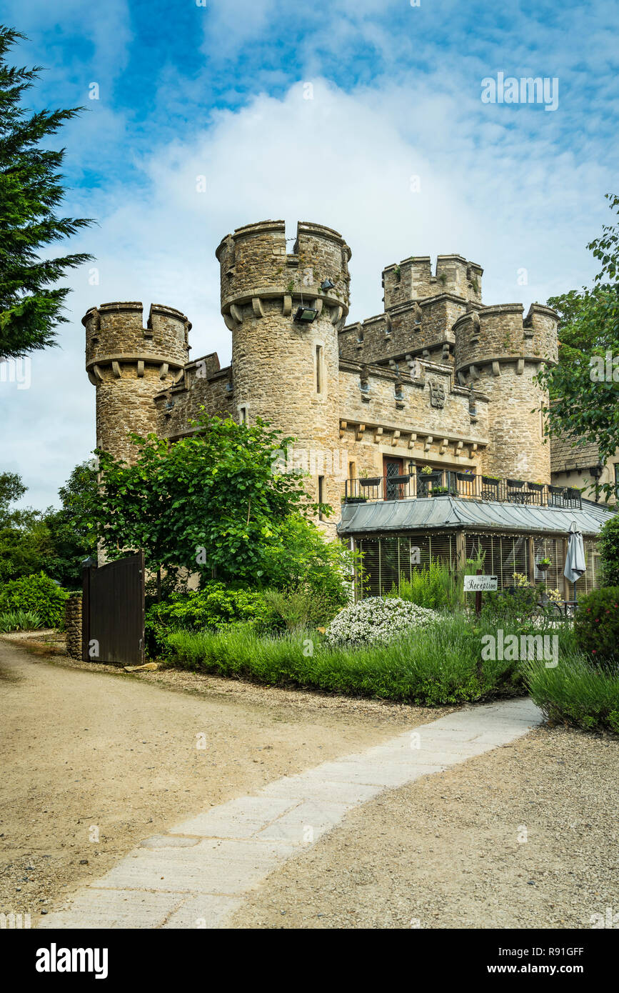 El castillo de Bath Lodge cerca de Bath, Inglaterra, Europa. Foto de stock