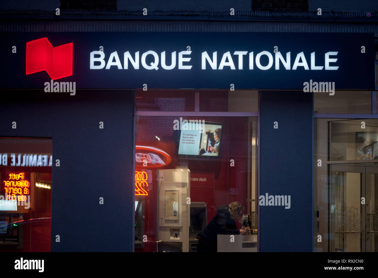 MONTREAL, Canadá - 3 de noviembre de 2018: el logotipo del Banco Nacional de Canadá, traducidos en francés Banque Nationale de Montreal, Quebec. Es uno de los Foto de stock