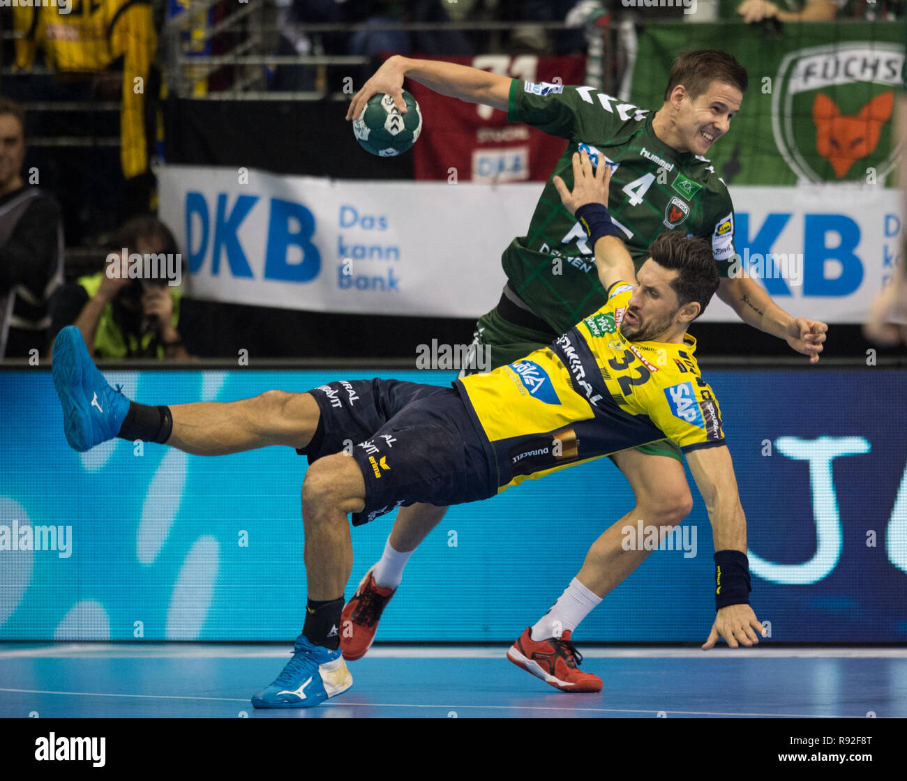 Berlín, Alemania. 18 Dec, 2018. 18.12.2018, Berlín: el balonmano, el ... Berlín, Alemania. 18 Dec, 2018. 18.12.2018, Berlín: el balonmano, el ...