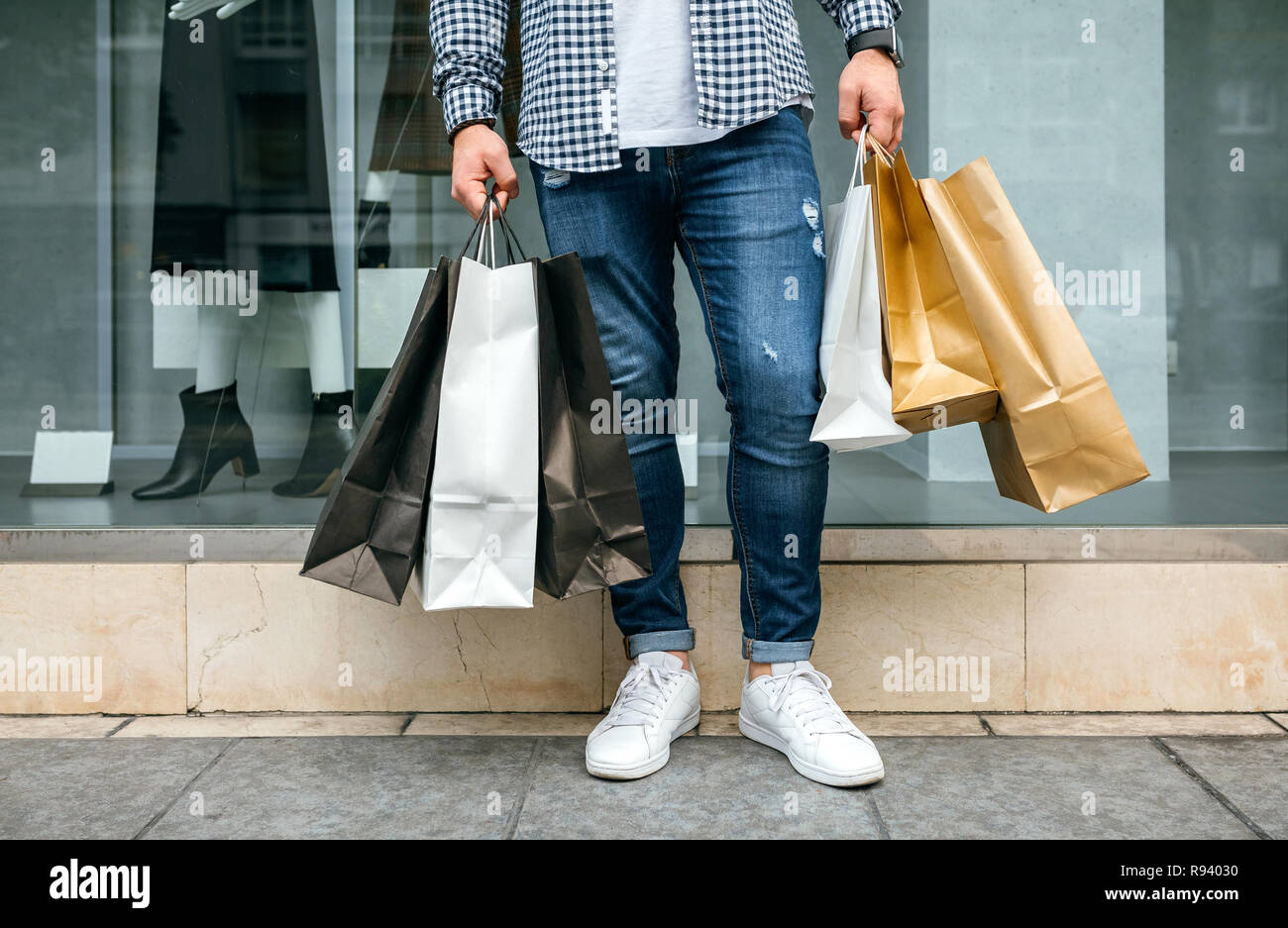 Valparaiso Indiana,Jano Bicicletas,adulto hombre hombre hombre hombre hombre,  compras compras compras compras tiendas mercados mercado compra  venta,tienda al por menor Fotografía de stock - Alamy