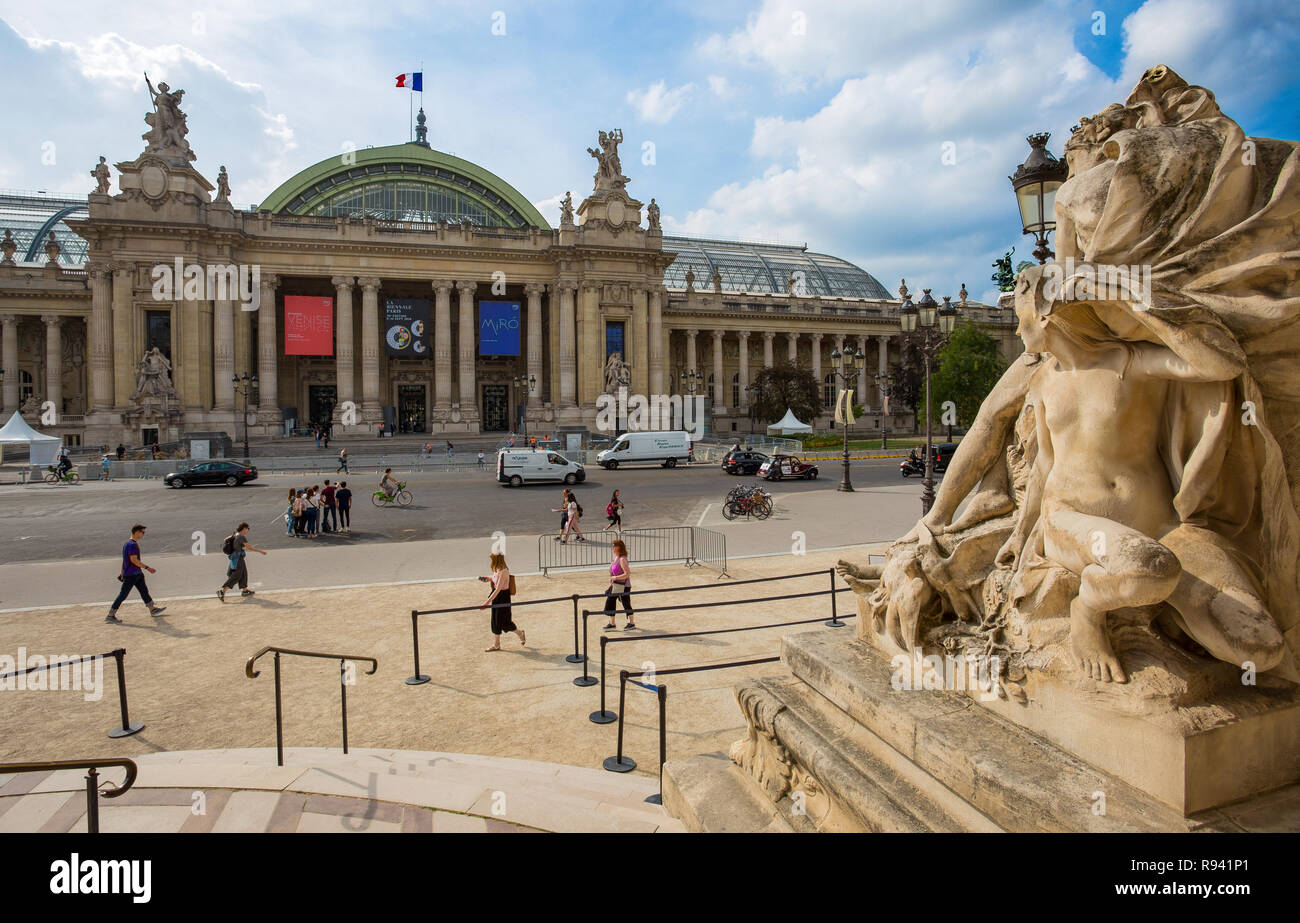 París, Francia, 5 de septiembre de 2018 - Vista de la fachada del Grand Palais (el Gran Palacio) en París, Francia. Foto de stock