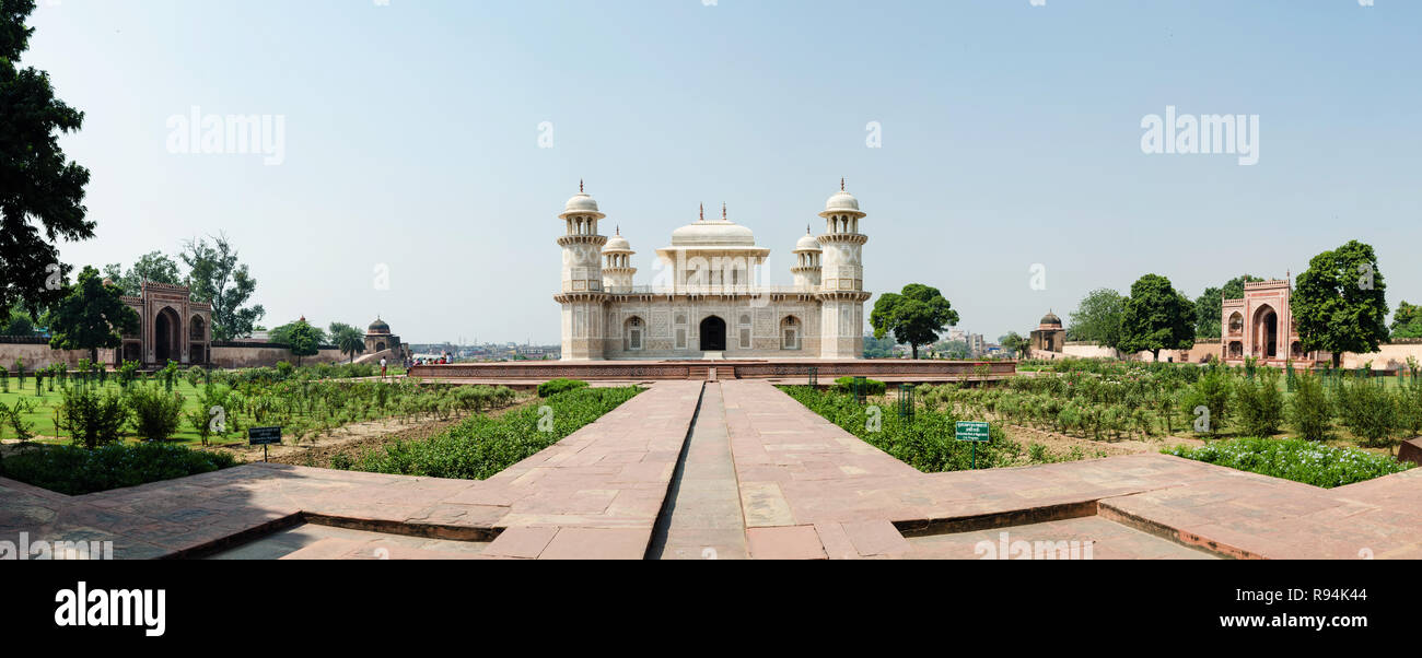 Tumba de Itimad-ud-Daulah o Baby Taj, Agra, Rajasthan, India Foto de stock