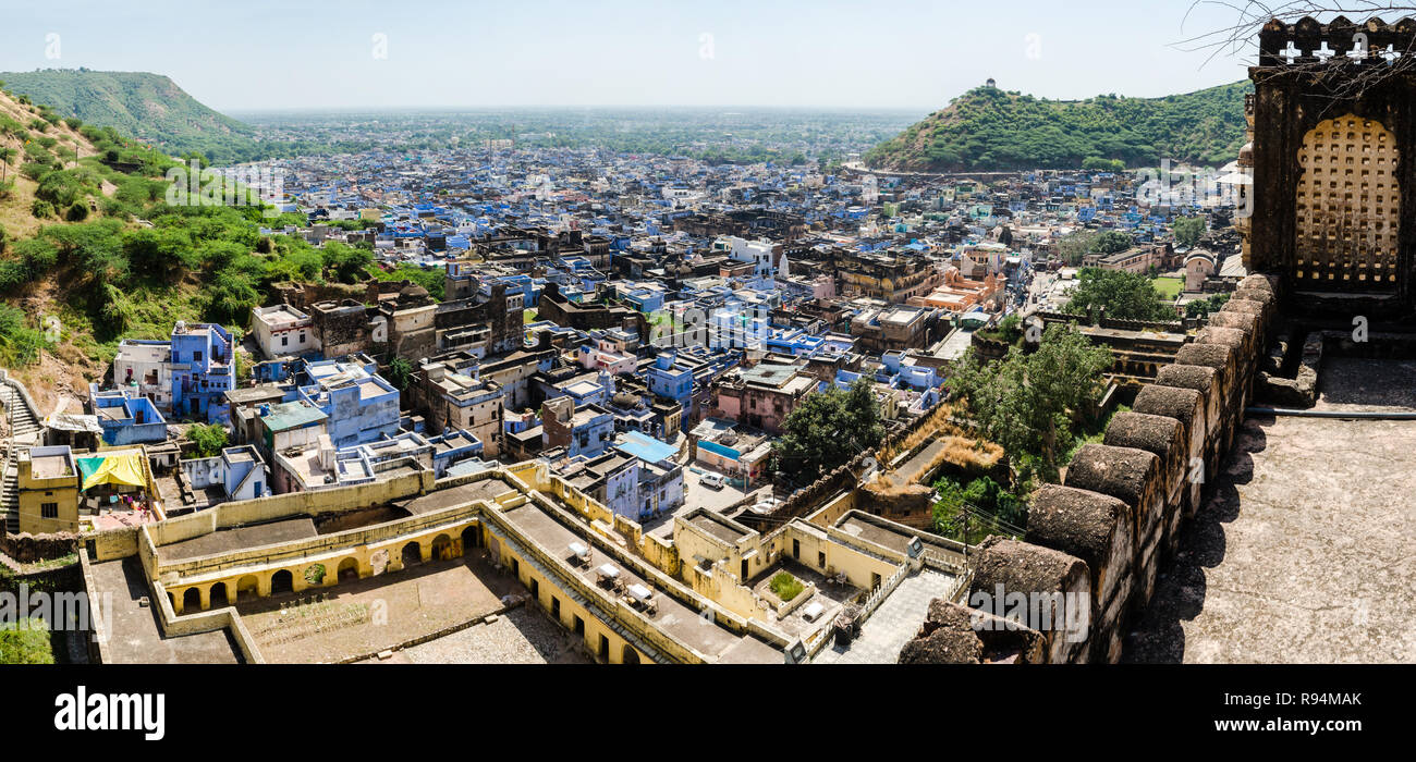 Vistas de Bundi desde Bundi palacio, Rajasthan, India Foto de stock