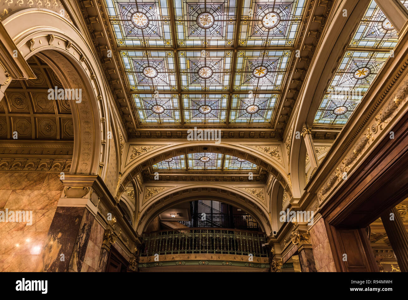 Diseño de interiores en lujoso estilo ecléctico de Le Metropole Hotel 5 estrellas en el casco antiguo de Bruselas, Bélgica Foto de stock
