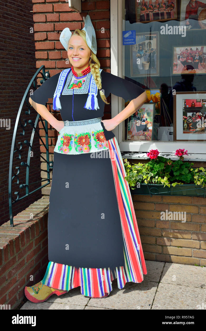 Traje tradicional holandés fotografías e imágenes de alta resolución Alamy Traje tradicional holandés fotografías e imágenes de alta resolución Alamy