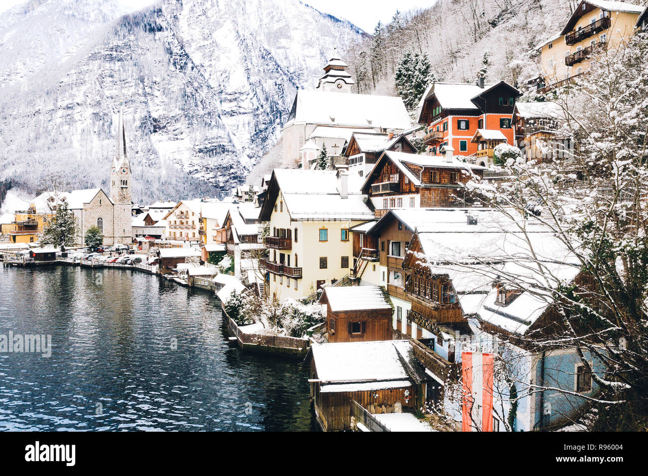 Nieve del invierno en Hallstatt, Austria Fotografía de stock Alamy