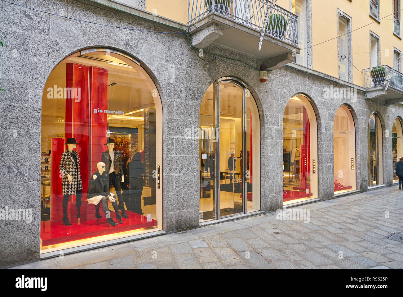 Italia milan milano ropa moda fotografías e imágenes de alta resolución -  Página 4 - Alamy